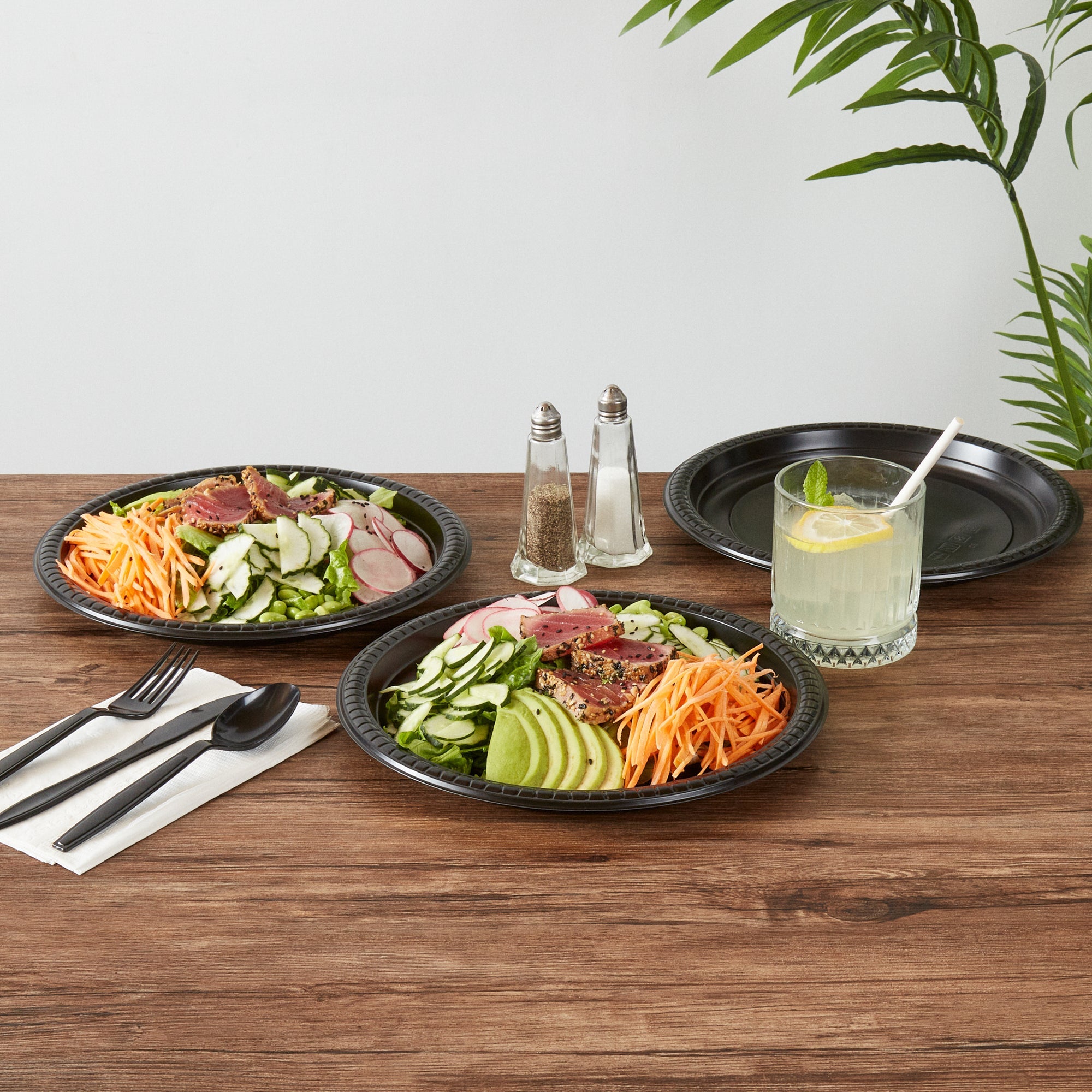 Chef 101 Round Black Plastic Plate - Microwavable - 10 1/4" x 10 1/4" x 3/4" - 50 count box