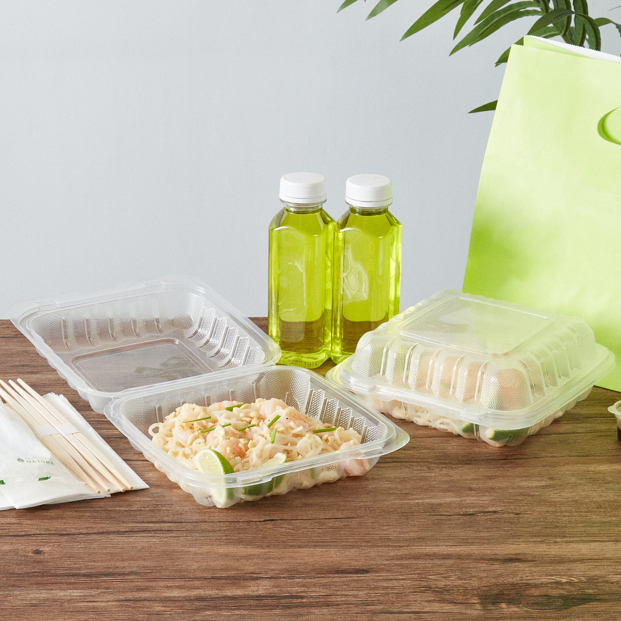 Chef 101 30 oz Square Clear Plastic Clamshell Container - Microwavable - 7 1/2" x 7 1/2" x 2 3/4" - 50 count box