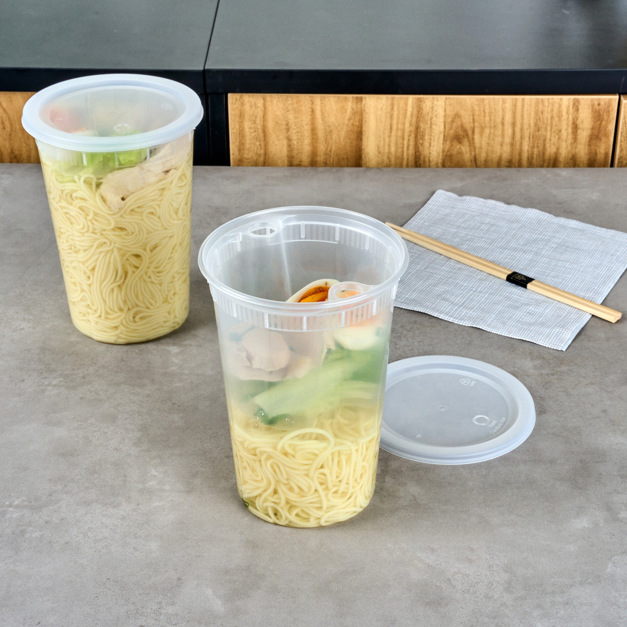 Asporto 24 oz Round Clear Plastic Insert - Fits 32, 40 and 48 oz Soup Container, Microwavable - 100 count box