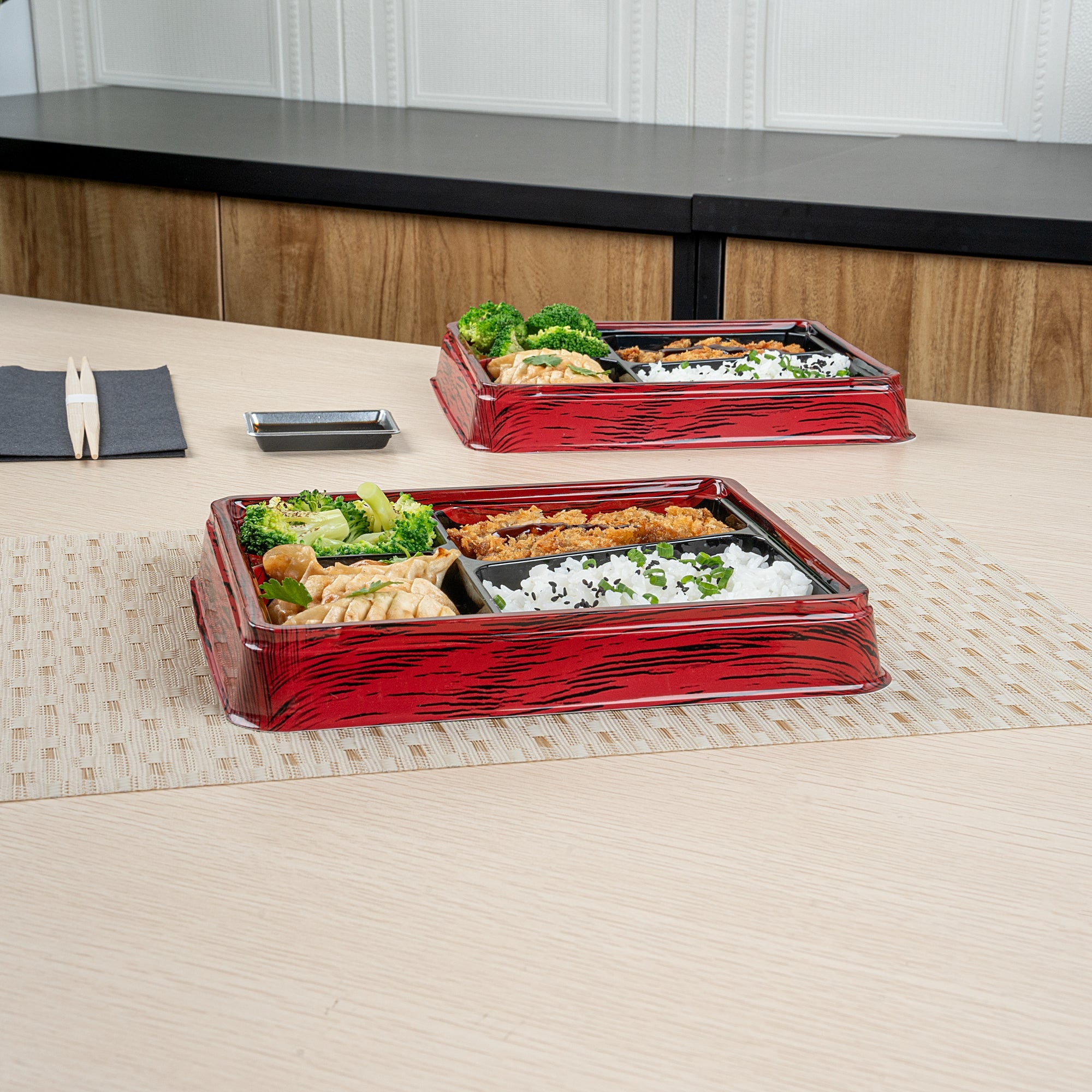 Bento Tek 19 oz Rectangle Red and Black Plastic Bento Box - 4 Compartments - 9 1/4" x 7 3/4" x 1 1/4" - 100 count box