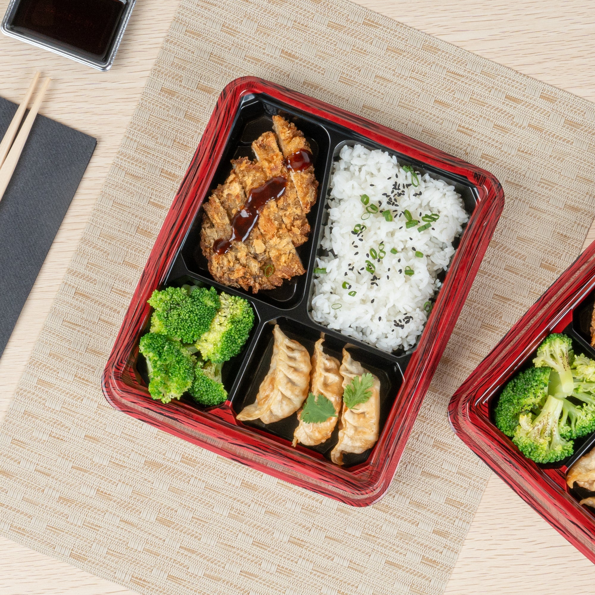 Bento Tek 19 oz Rectangle Red and Black Plastic Bento Box - 4 Compartments - 9 1/4" x 7 3/4" x 1 1/4" - 100 count box
