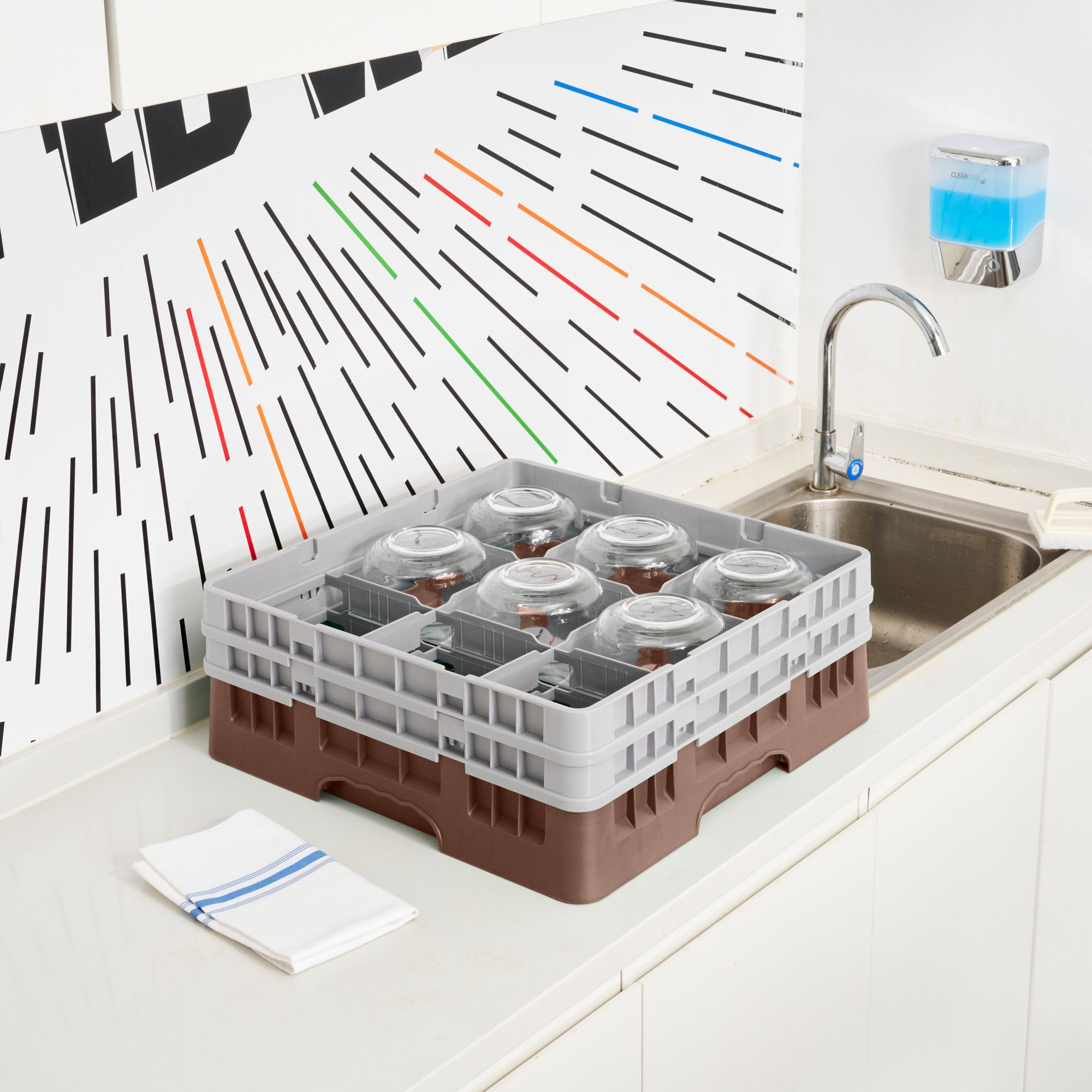 Clean Tek Professional Brown Glass Rack - 9 Compartments, 1 Full Drop and 1 Half Drop Extender - 19 3/4" x 19 3/4" x 7 1/4" - 1 count box