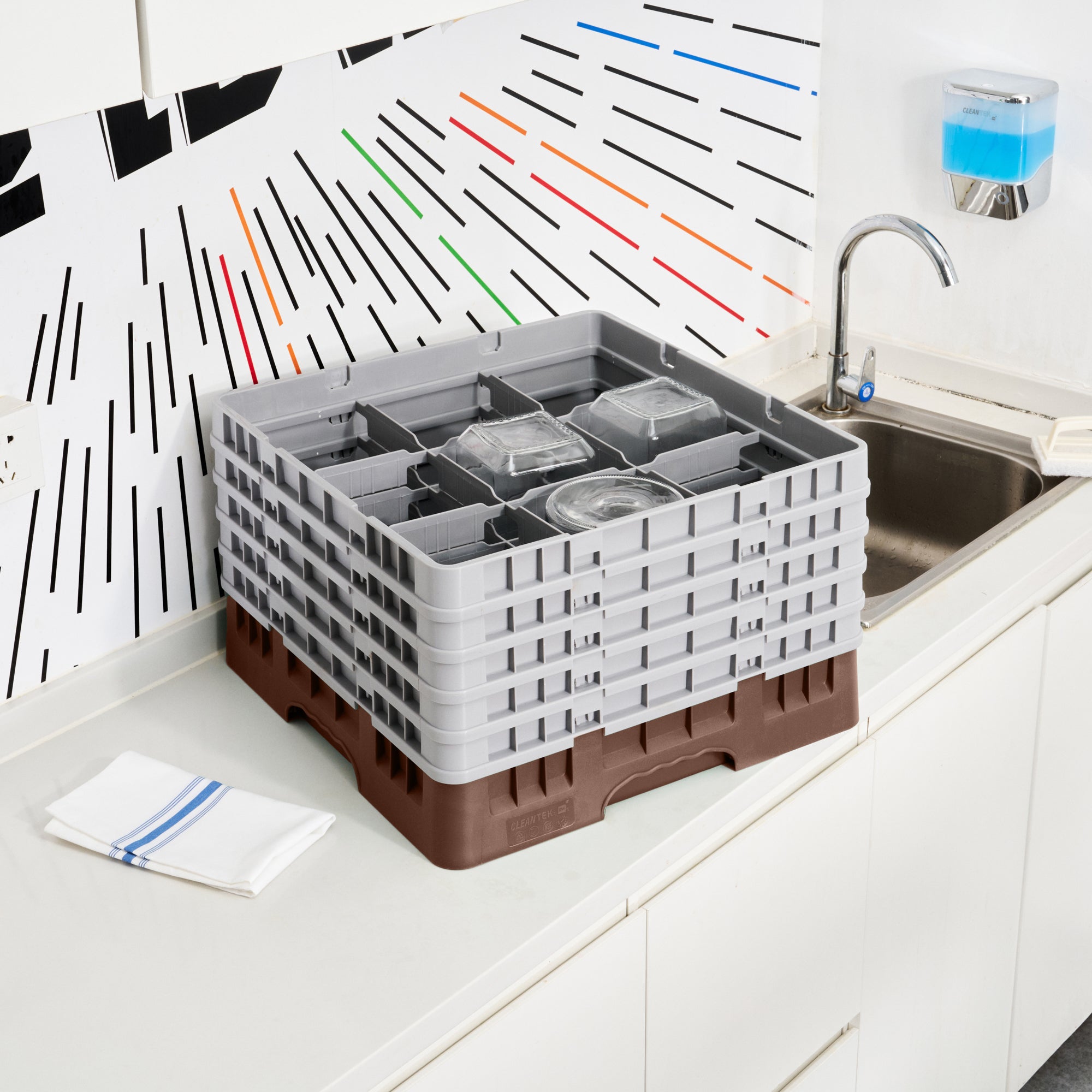 Clean Tek Professional Brown Glass Rack - 9 Compartments, 1 Full Drop and 4 Half Drop Extenders - 19 3/4" x 19 3/4" x 12 1/4" - 1 count box