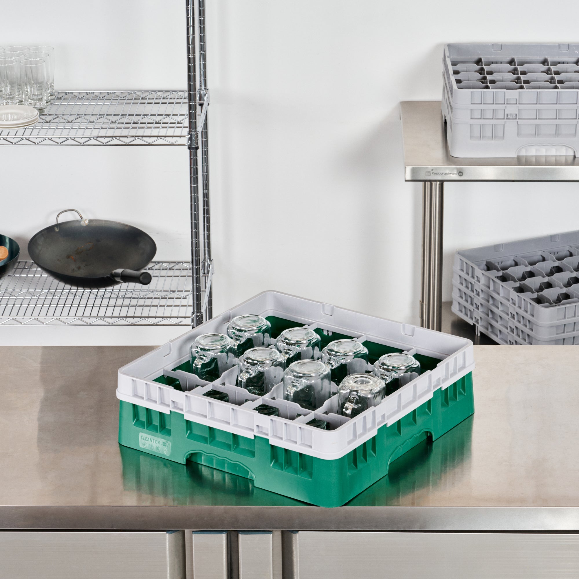 Clean Tek Professional Green Glass Rack - 16 Compartments, 1 Full Drop Extender - 19 3/4" x 19 3/4" x 5 3/4" - 1 count box