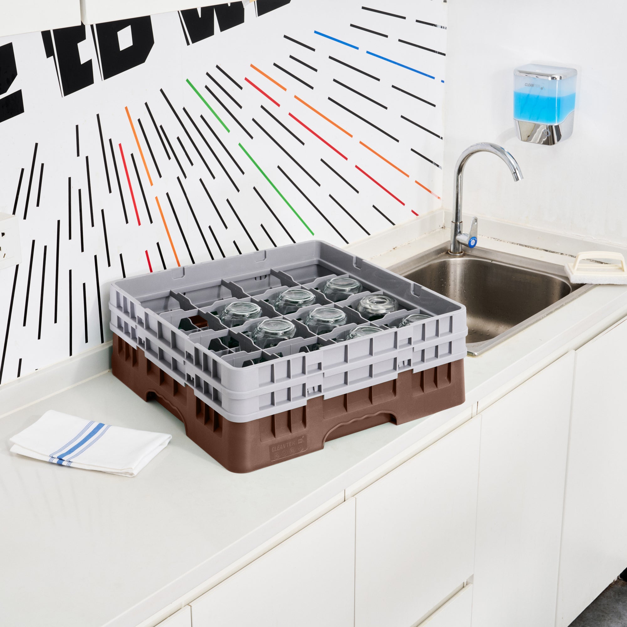 Clean Tek Professional Brown Glass Rack - 16 Compartments, 1 Full Drop and 1 Half Drop Extender - 19 3/4" x 19 3/4" x 7 1/4" - 1 count box