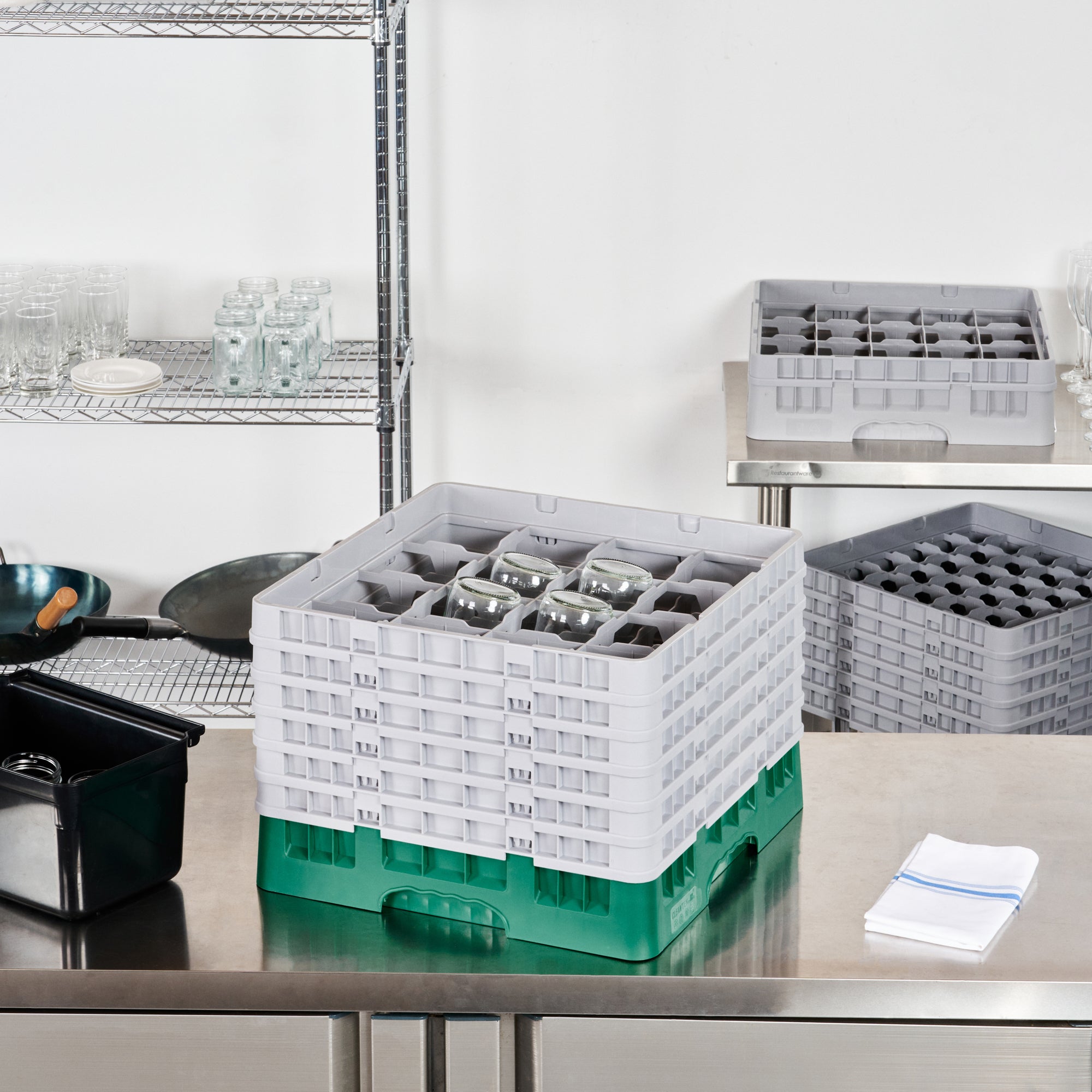 Clean Tek Professional Green Glass Rack - 16 Compartments, 1 Full Drop and 5 Half Drop Extenders - 19 3/4" x 19 3/4" x 13 3/4" - 1 count box