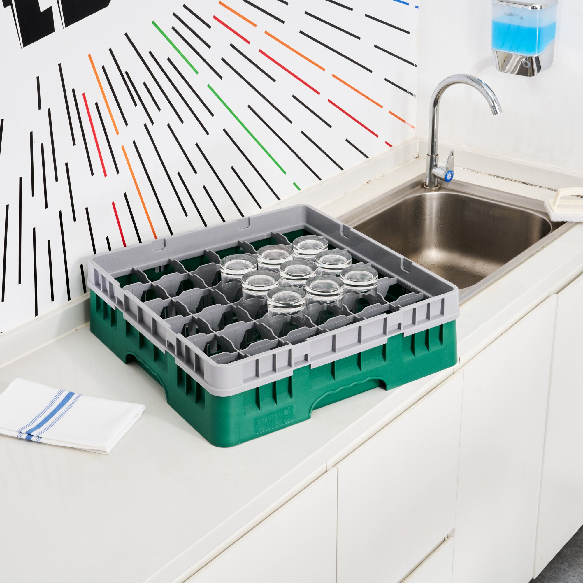 Clean Tek Professional Green Glass Rack - 36 Compartments, 1 Full Drop Extender - 19 3/4" x 19 3/4" x 5 3/4" - 1 count box