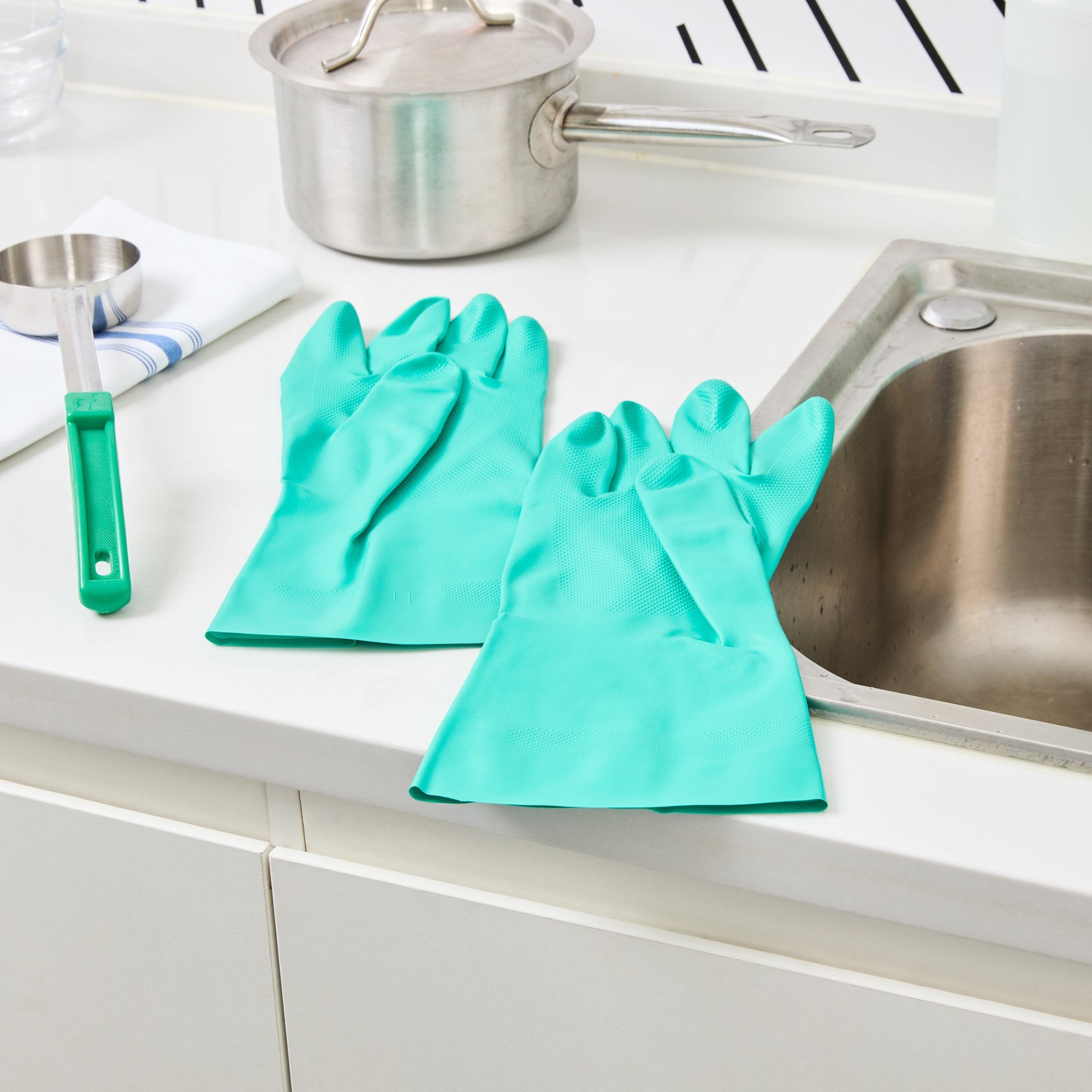 Clean Tek Professional Green XXL Nitrile Gloves - 15 mil, Flock Lining, Chemical-Resistant - 13" x 5" - Pair - 10 count box