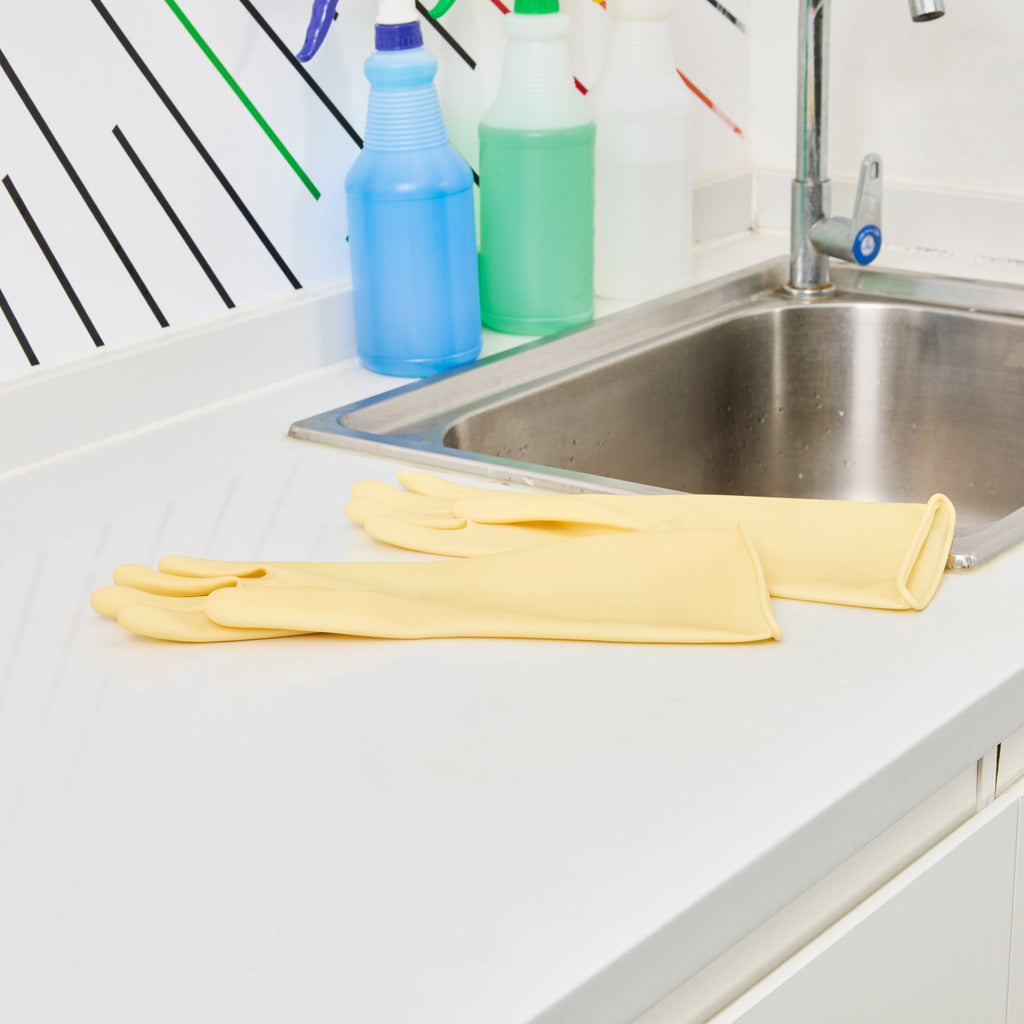 Clean Tek Professional Yellow Medium Latex Gloves - 22 mil - 13" x 4 1/4" - Pair - 1 count box