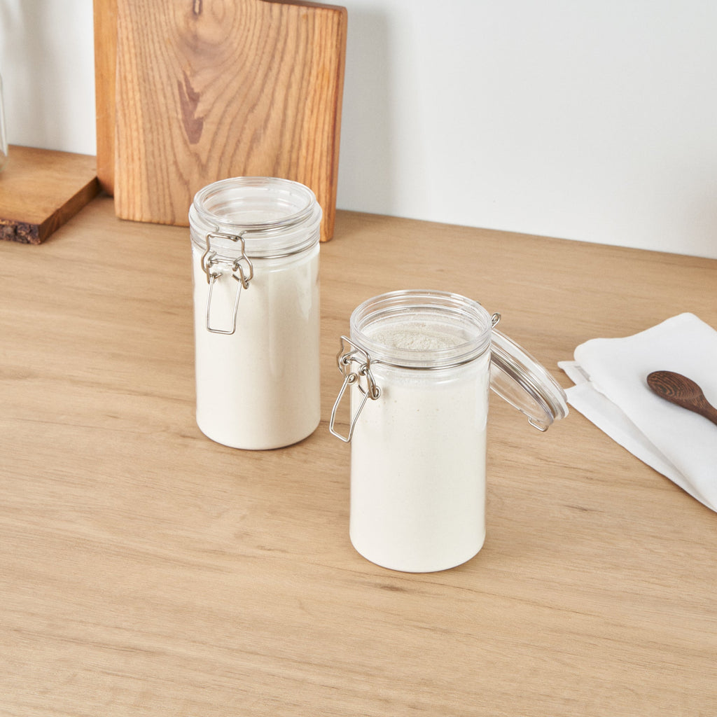 Met Lux 32 oz Round Clear Plastic Storage Jar - with Hinged Lid - 3 3/4" x 3 3/4" x 7 1/4" - 20 count box