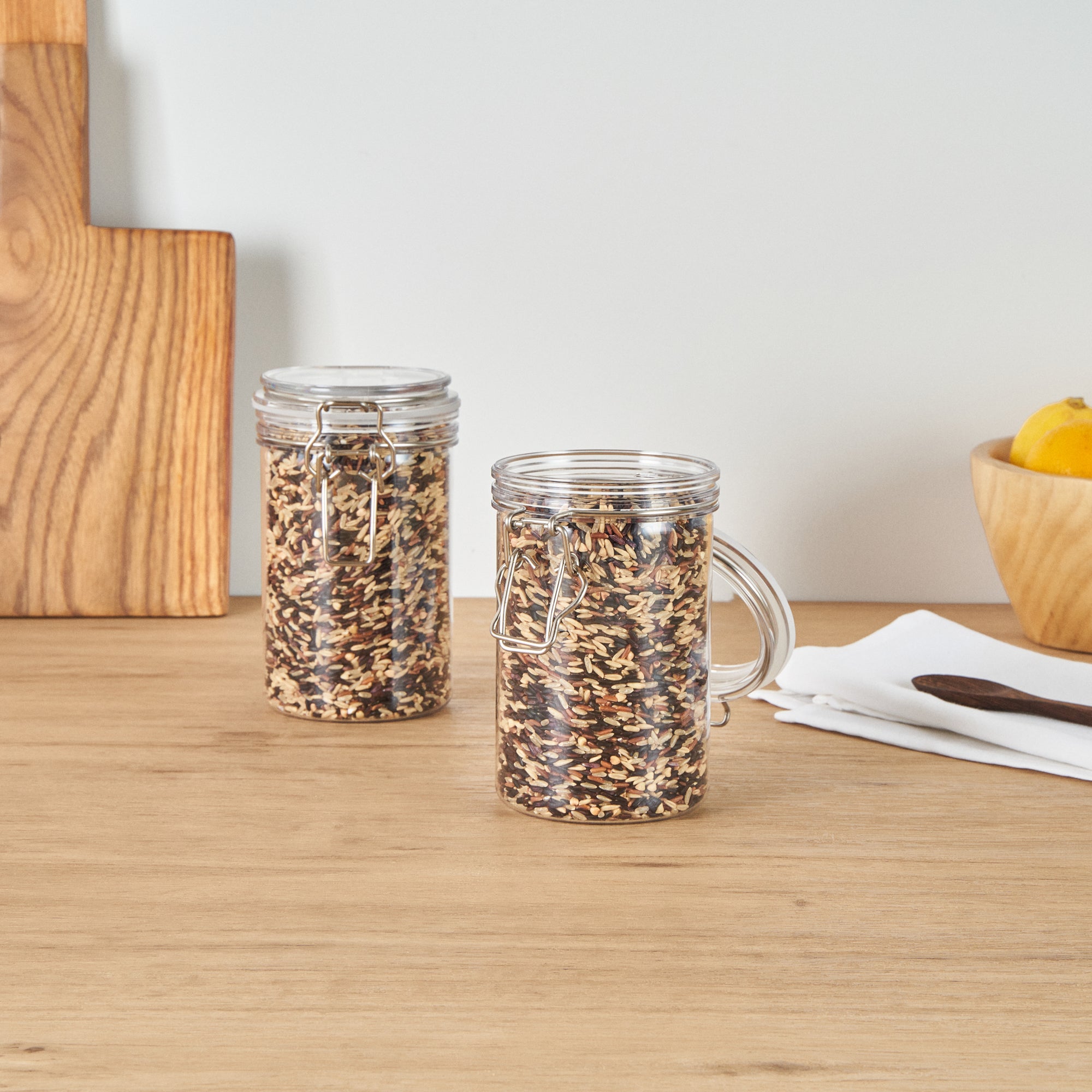 Met Lux 24 oz Round Clear Plastic Storage Jar - with Hinged Lid - 3 1/2" x 3 1/2" x 6" - 20 count box