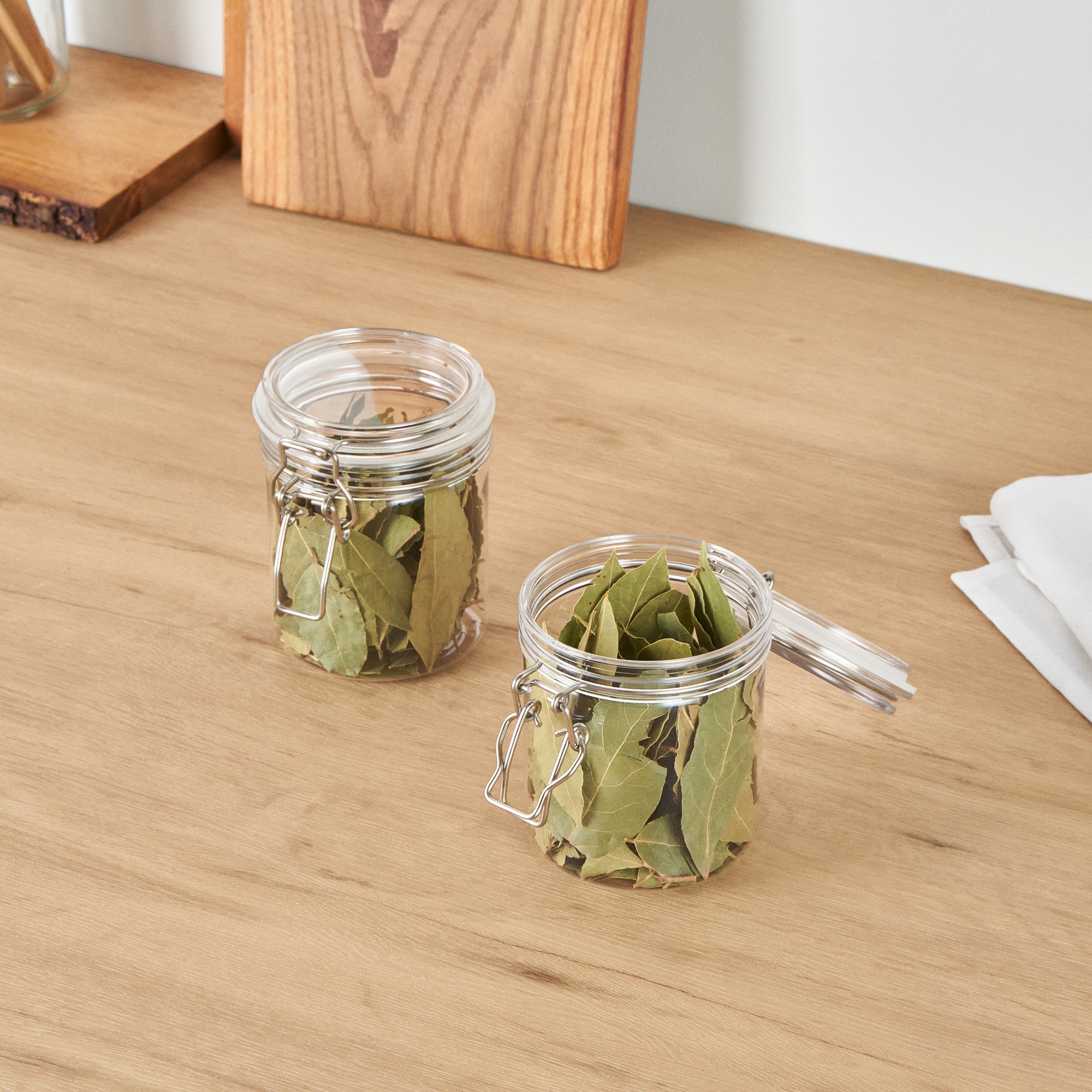 Met Lux 17 oz Round Clear Plastic Storage Jar - with Hinged Lid - 3 1/2" x 3 1/2" x 4 1/2" - 20 count box