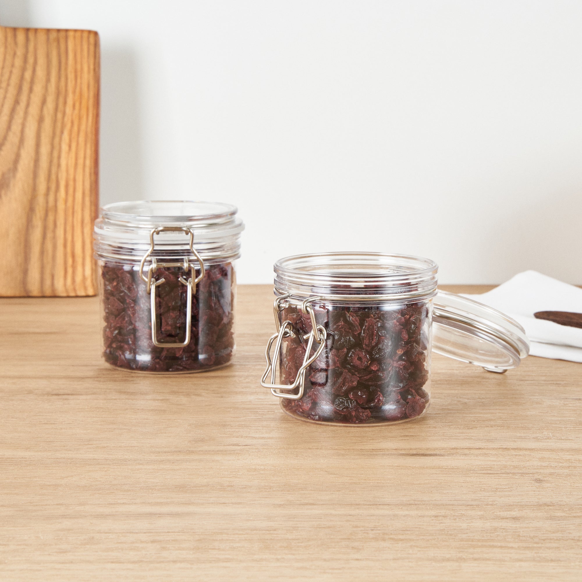 Met Lux 15 oz Round Clear Plastic Storage Jar - with Hinged Lid - 3 1/2" x 3 1/2" x 4" - 20 count box