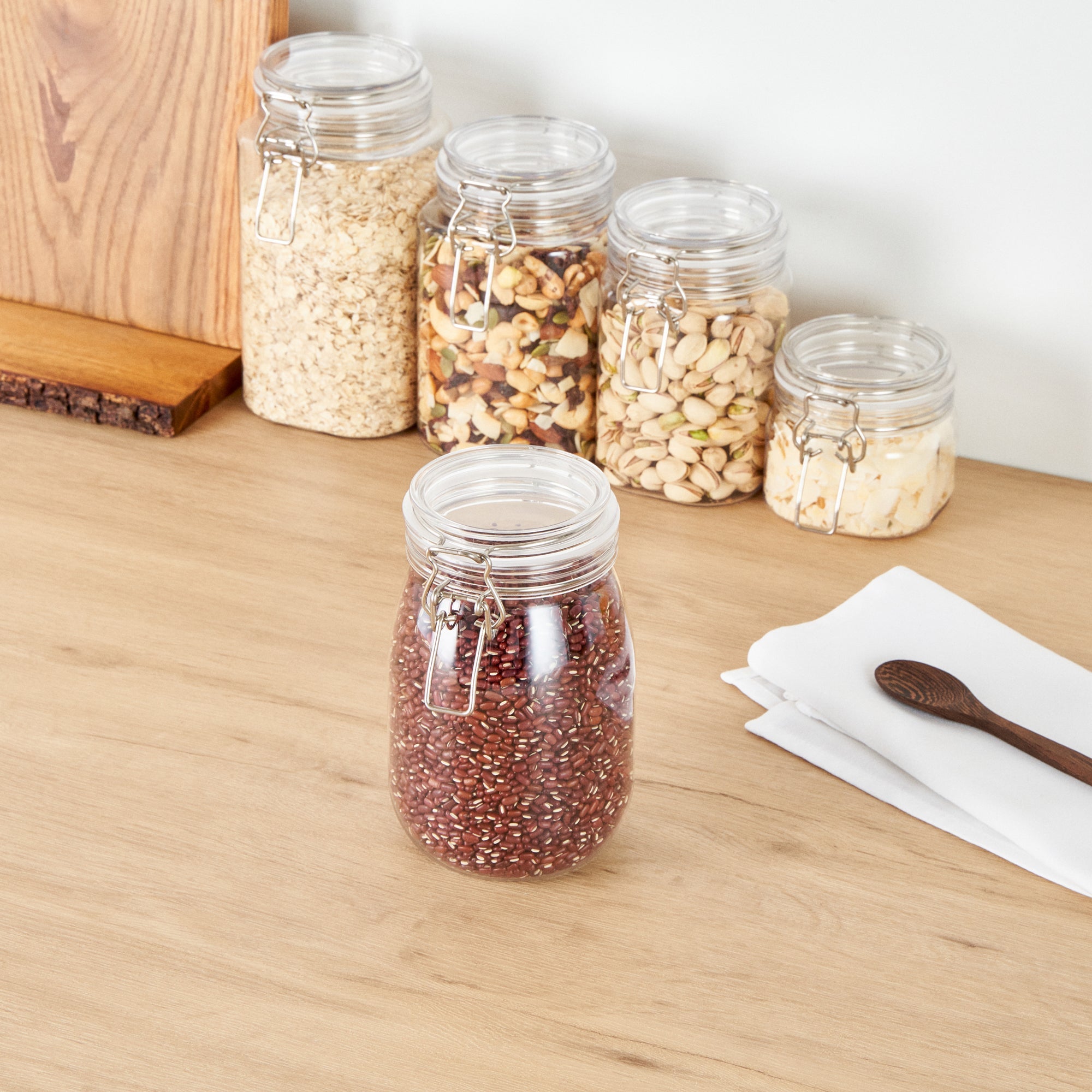 Met Lux 39 oz Round Clear Plastic Storage Jar - with Hinged Lid - 4 1/4" x 4 1/4" x 7" - 2 count box