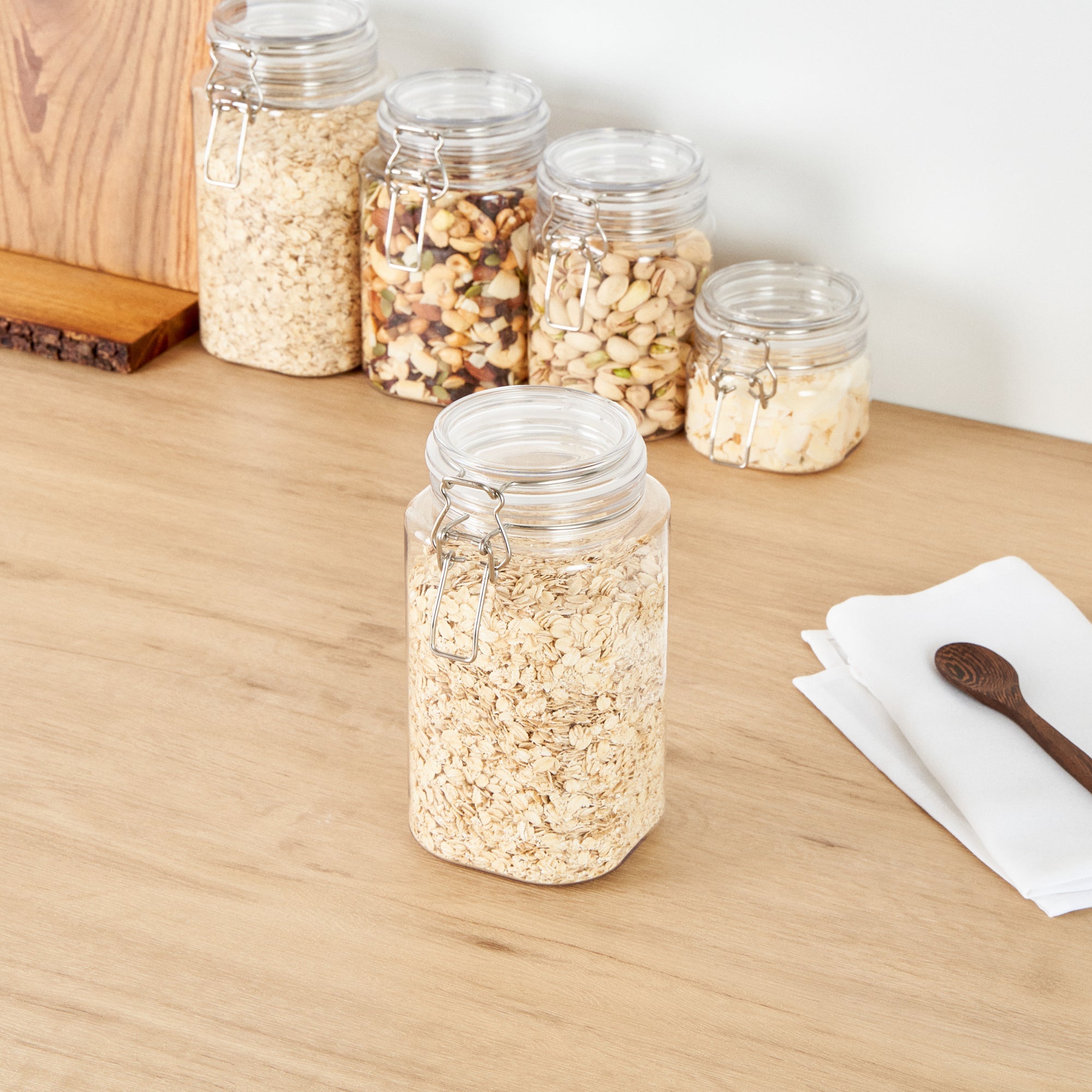 Met Lux 53 oz Square Clear Plastic Storage Jar - with Hinged Lid - 4 1/4" x 4 1/4" x 7 3/4" - 20 count box