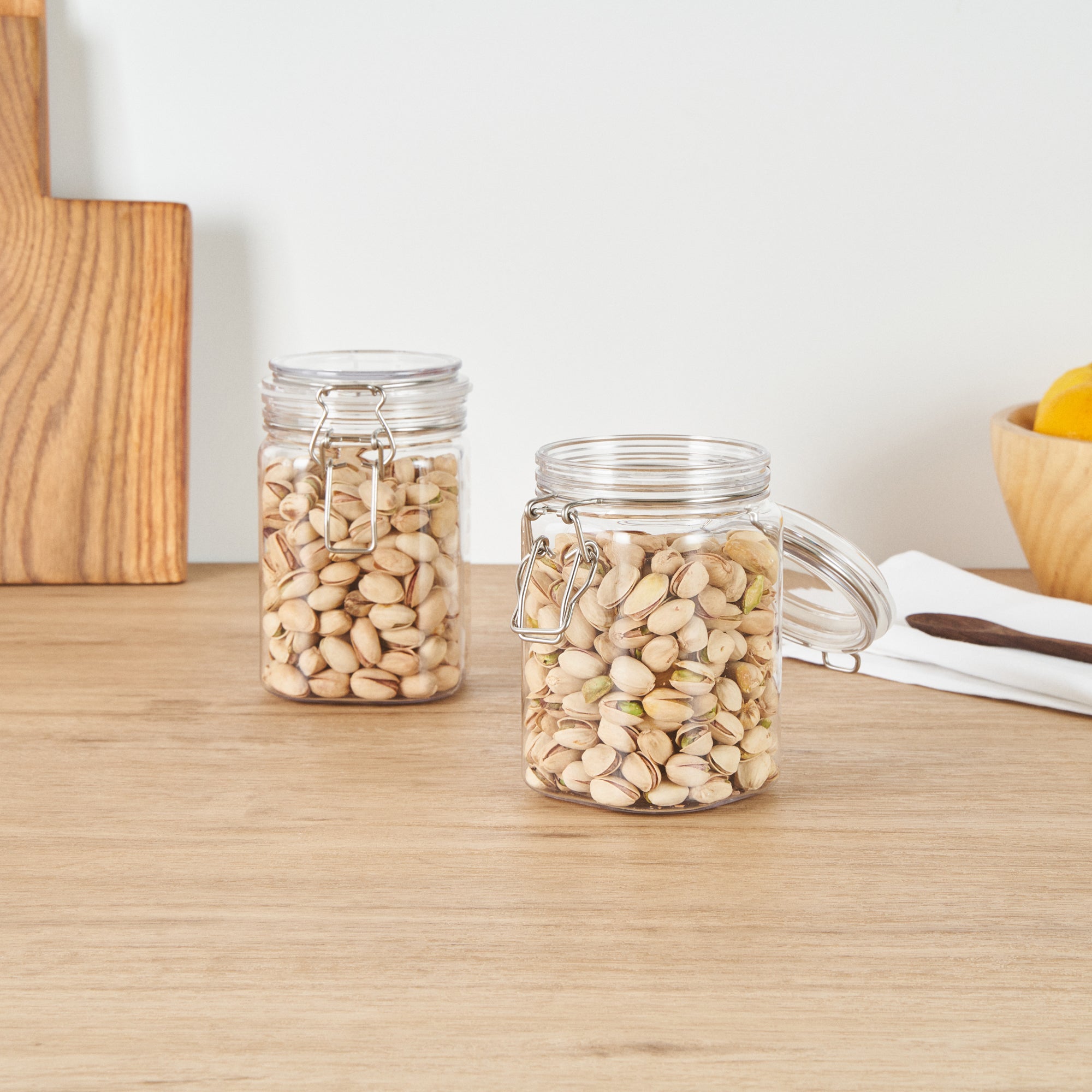 Met Lux 29 oz Square Clear Plastic Storage Jar - with Hinged Lid - 3 3/4" x 3 3/4" x 6" - 20 count box