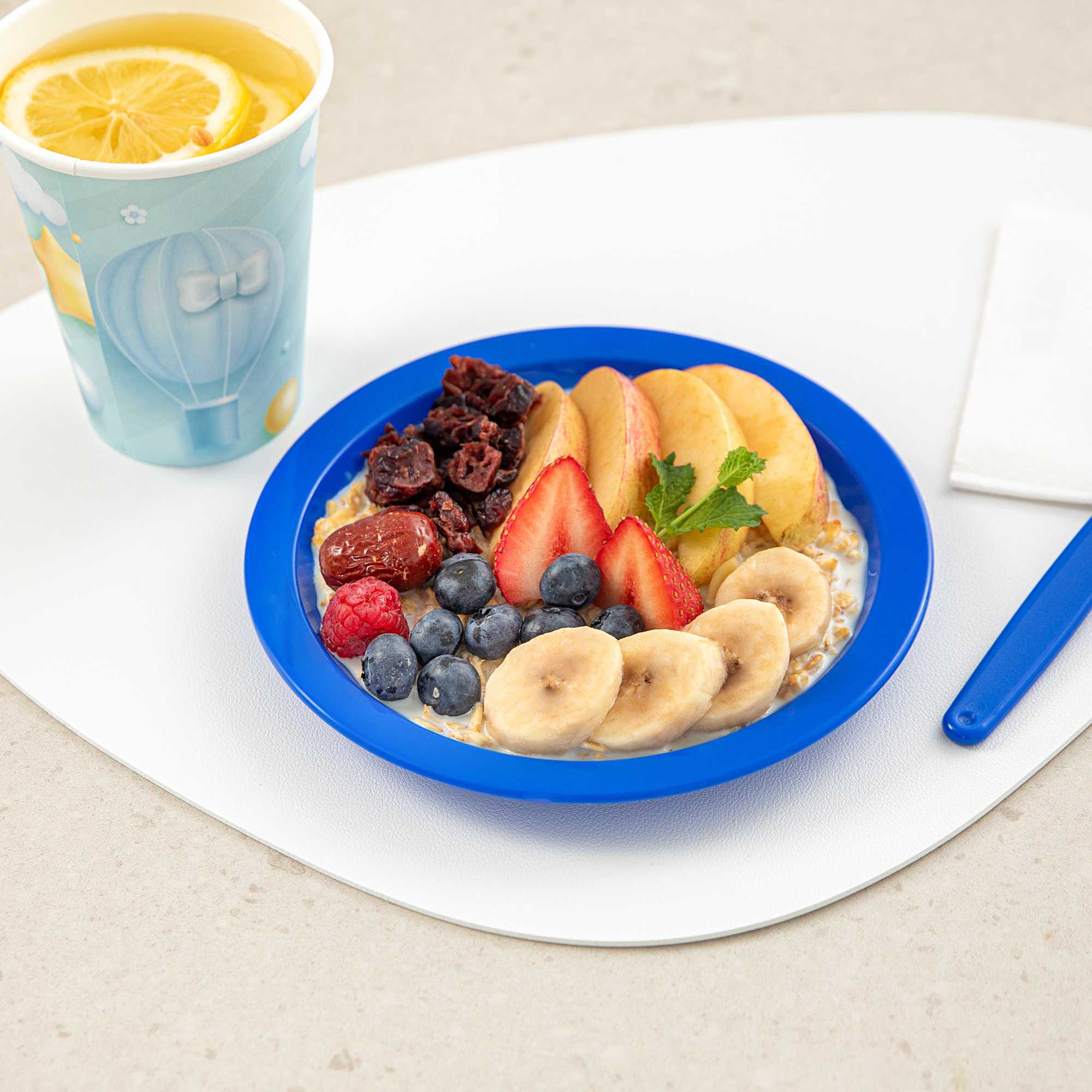 RW Kids Round Blue Plastic Plate - 6 3/4" x 6 3/4" - 10 count box