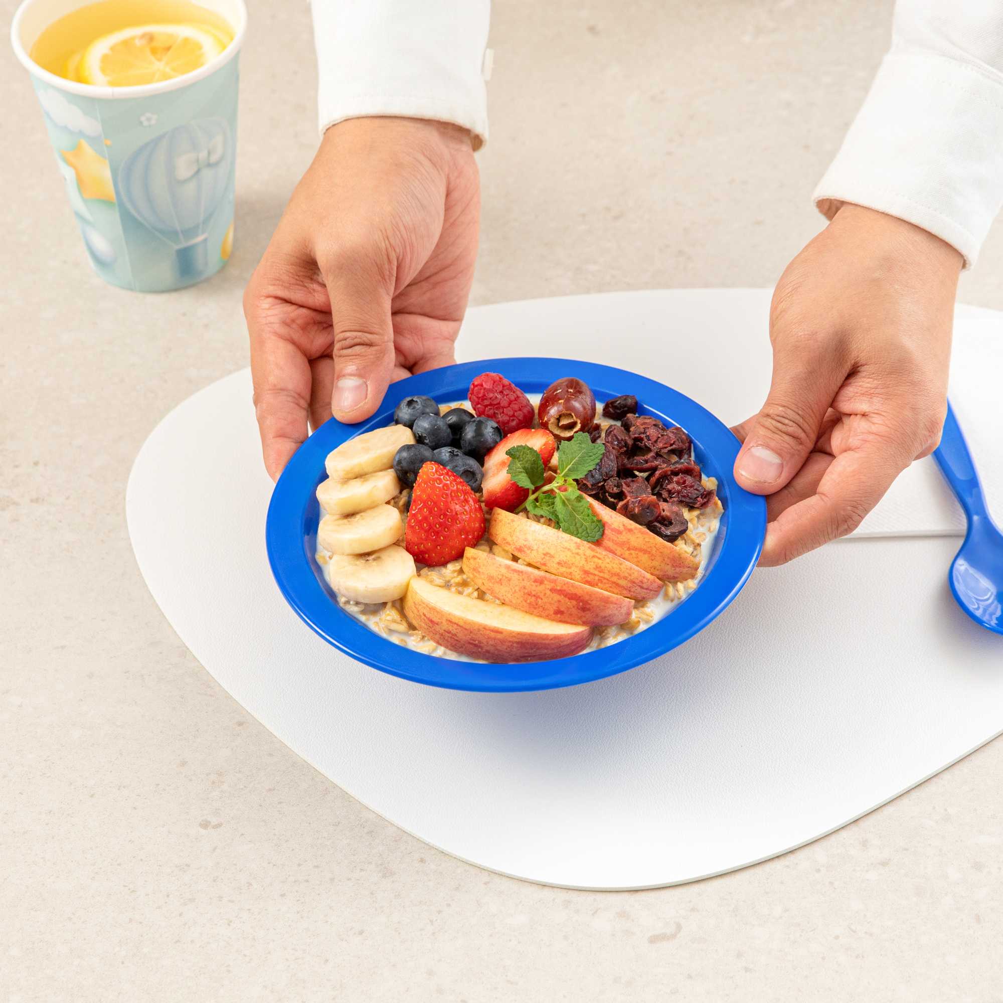 RW Kids Round Blue Plastic Plate - 6 3/4" x 6 3/4" - 10 count box
