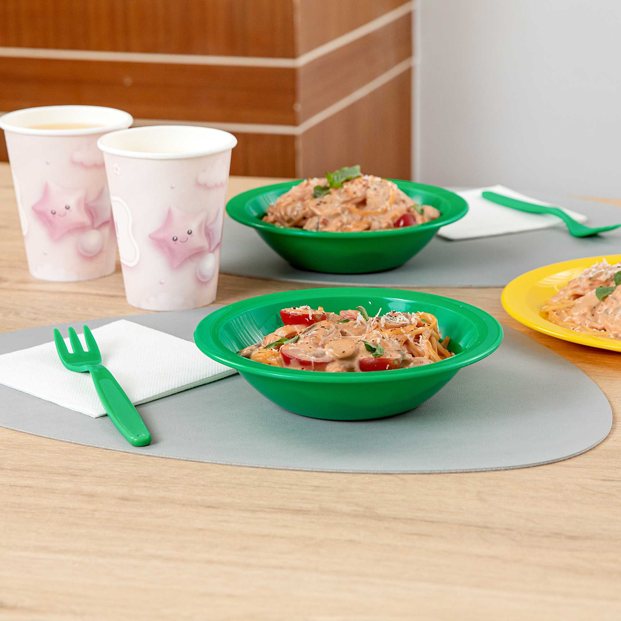 RW Kids 14 oz Round Green Plastic Bowl - 6 3/4" x 6 3/4" x 4 1/4" - 10 count box