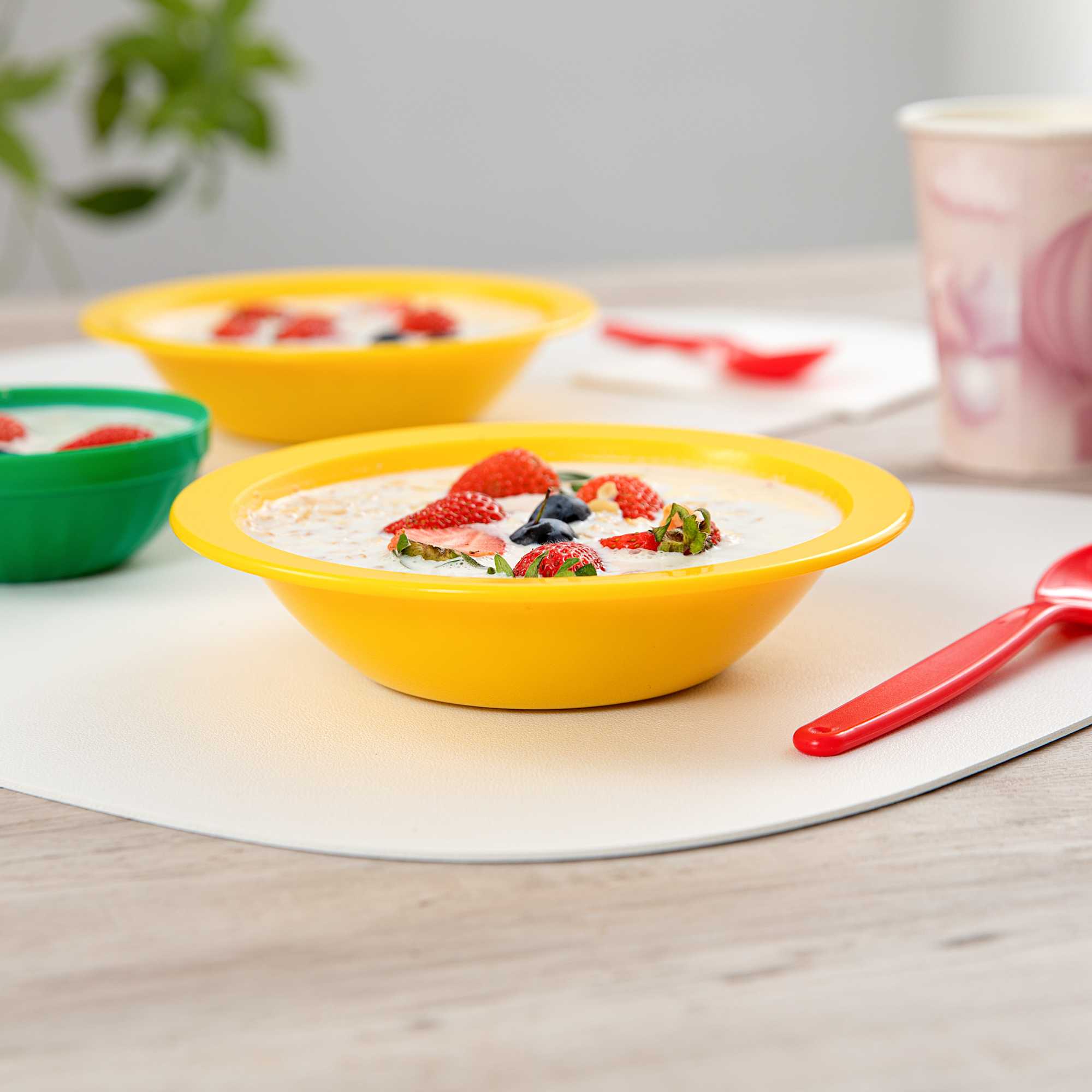 RW Kids 14 oz Round Yellow Plastic Bowl - 6 3/4" x 6 3/4" x 4 1/4" - 10 count box