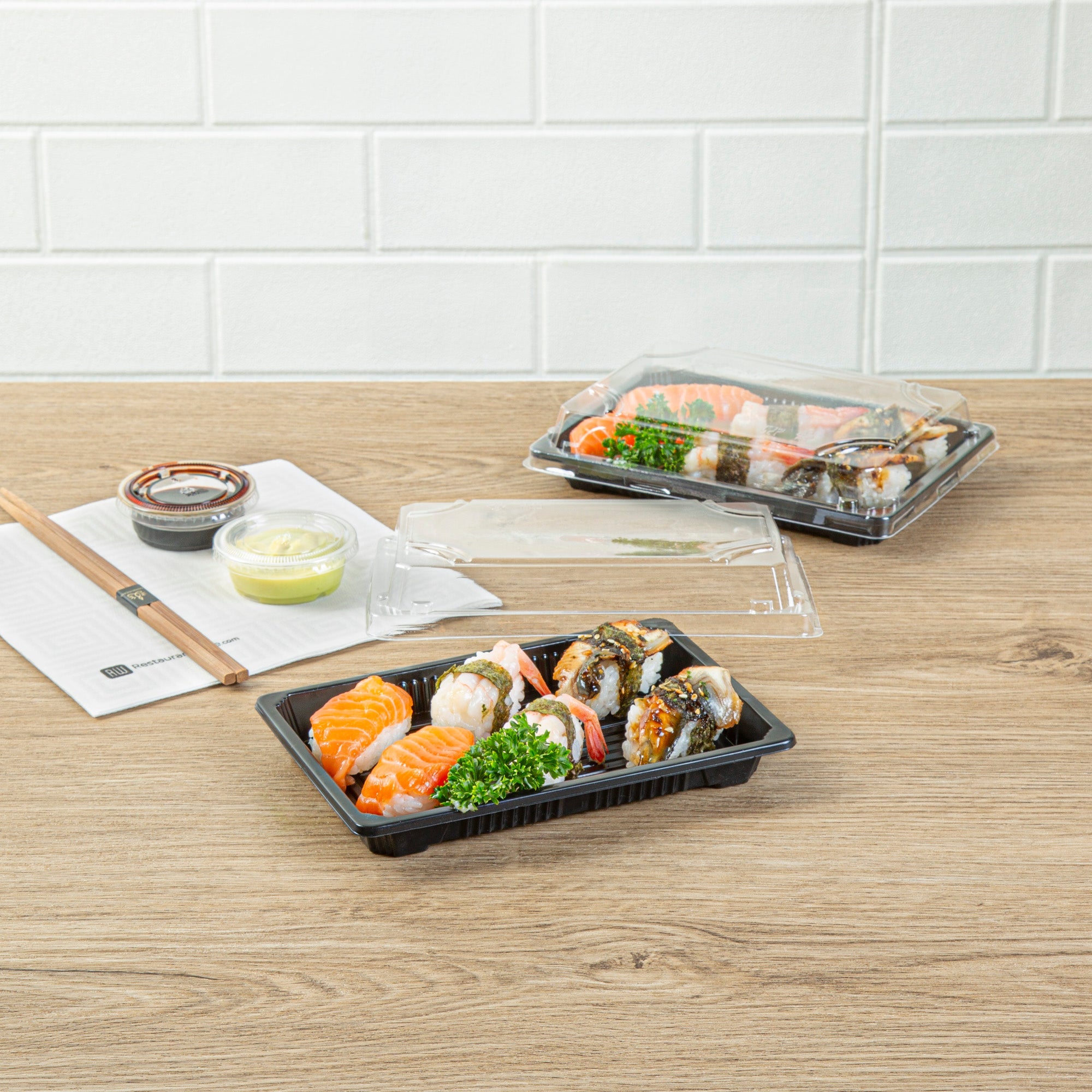 Roku Rectangle Black Plastic Take Out Sushi Tray - with Clear Lid - 7" x 5" x 1 1/2" - 100 count box