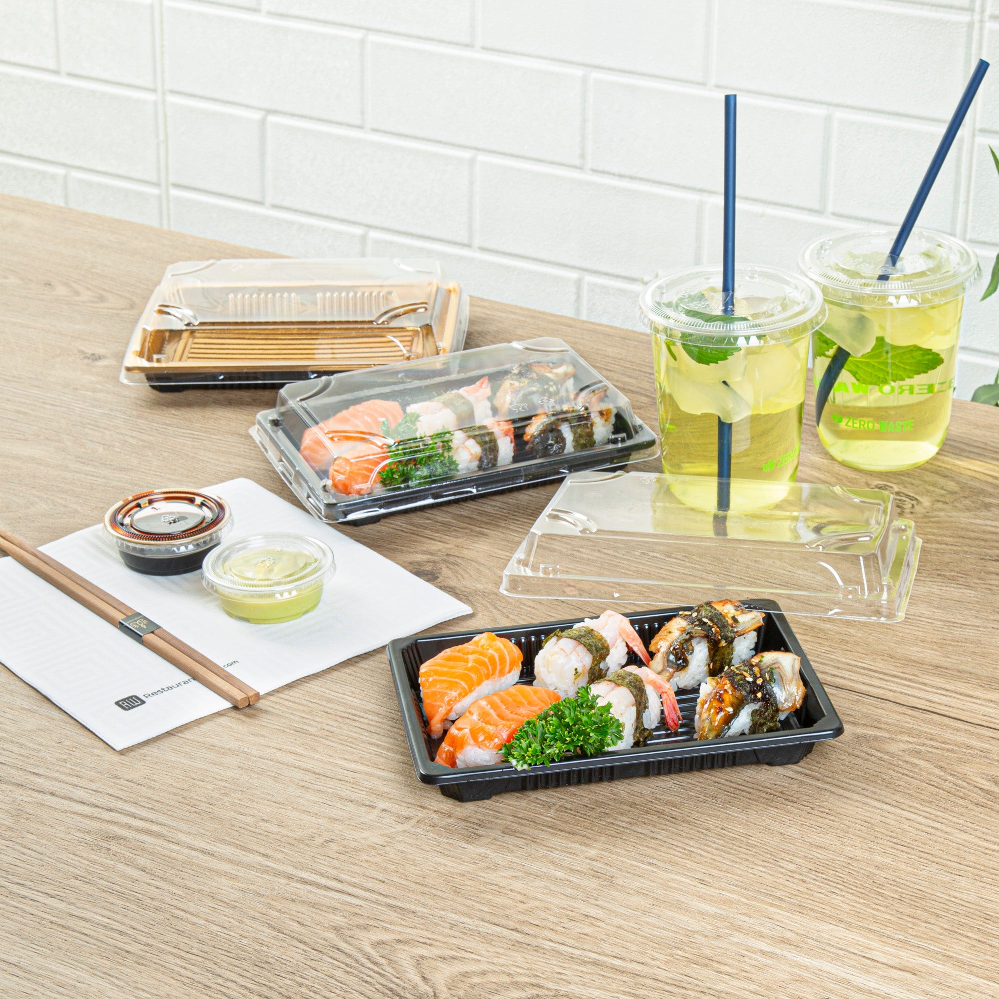 Roku Rectangle Black Plastic Take Out Sushi Tray - with Clear Lid - 7" x 5" x 1 1/2" - 100 count box