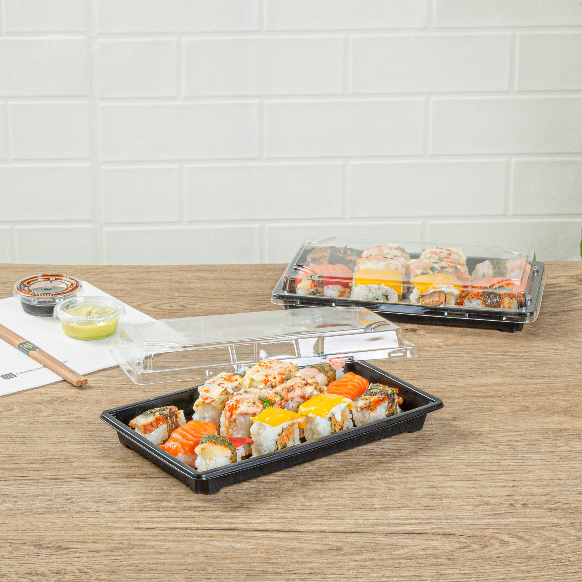 Roku Rectangle Black Plastic Take Out Sushi Tray - with Clear Lid - 9 1/4" x 6" x 1 3/4" - 100 count box