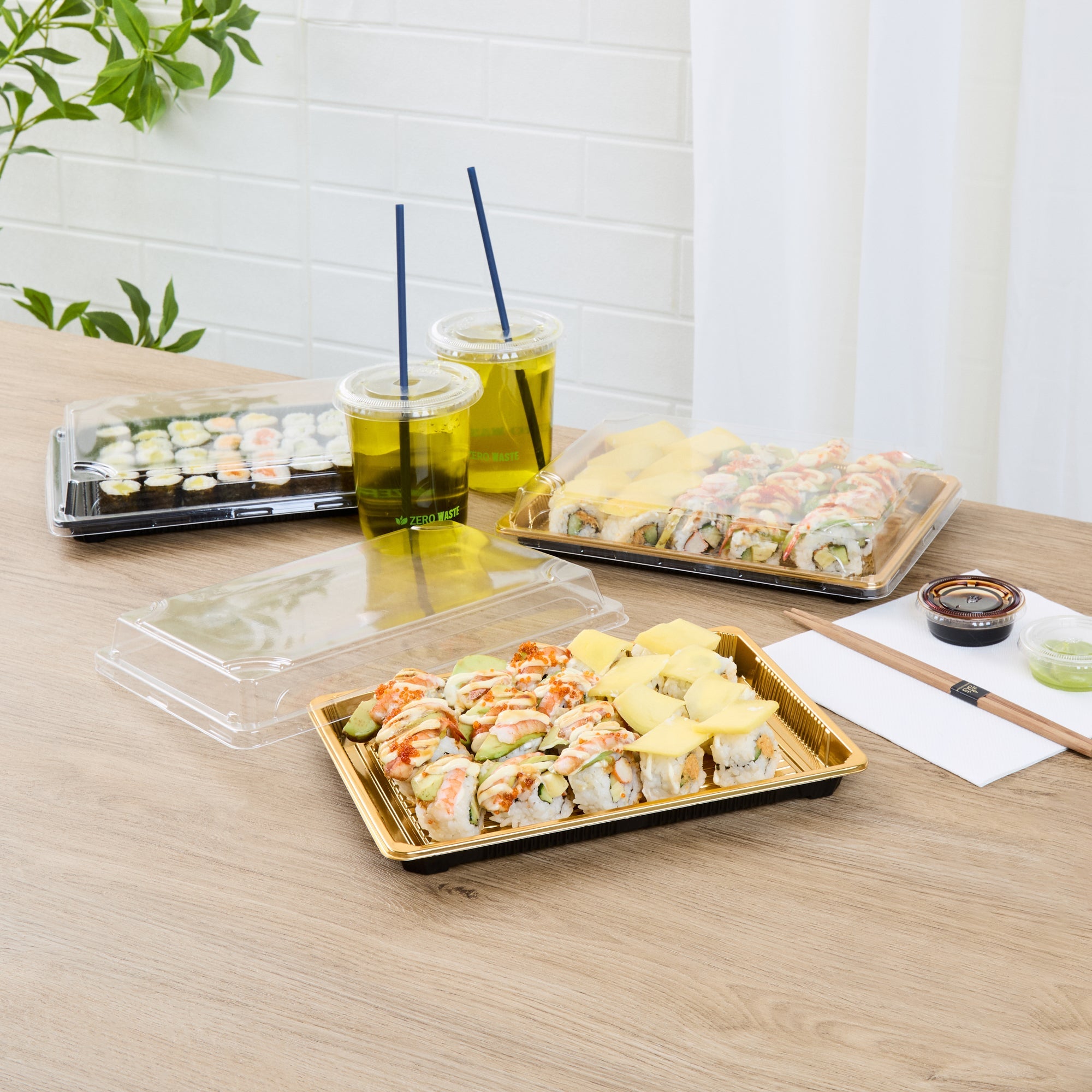 Roku Rectangle Gold Plastic Take Out Sushi Tray - with Clear Lid - 10" x 7 1/4" x 1 3/4" - 100 count box