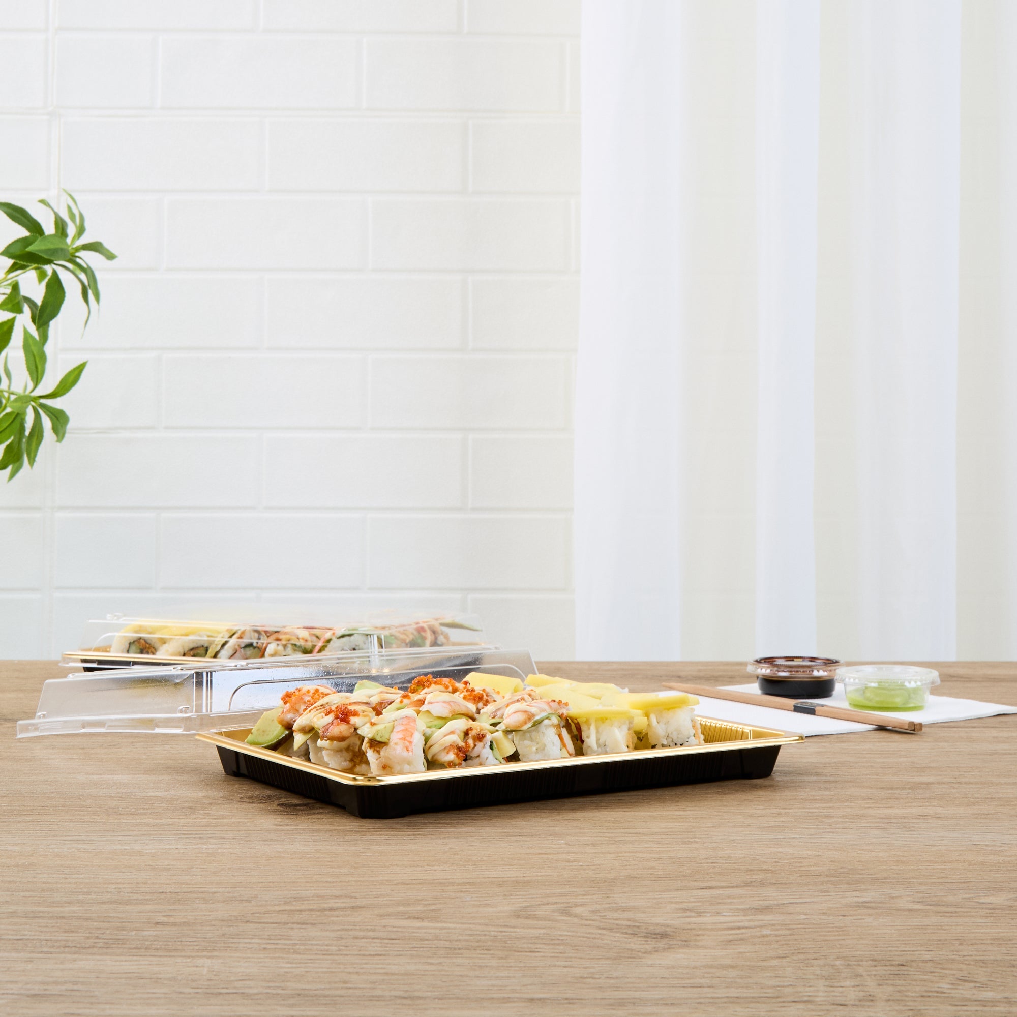 Roku Rectangle Gold Plastic Take Out Sushi Tray - with Clear Lid - 10" x 7 1/4" x 1 3/4" - 100 count box