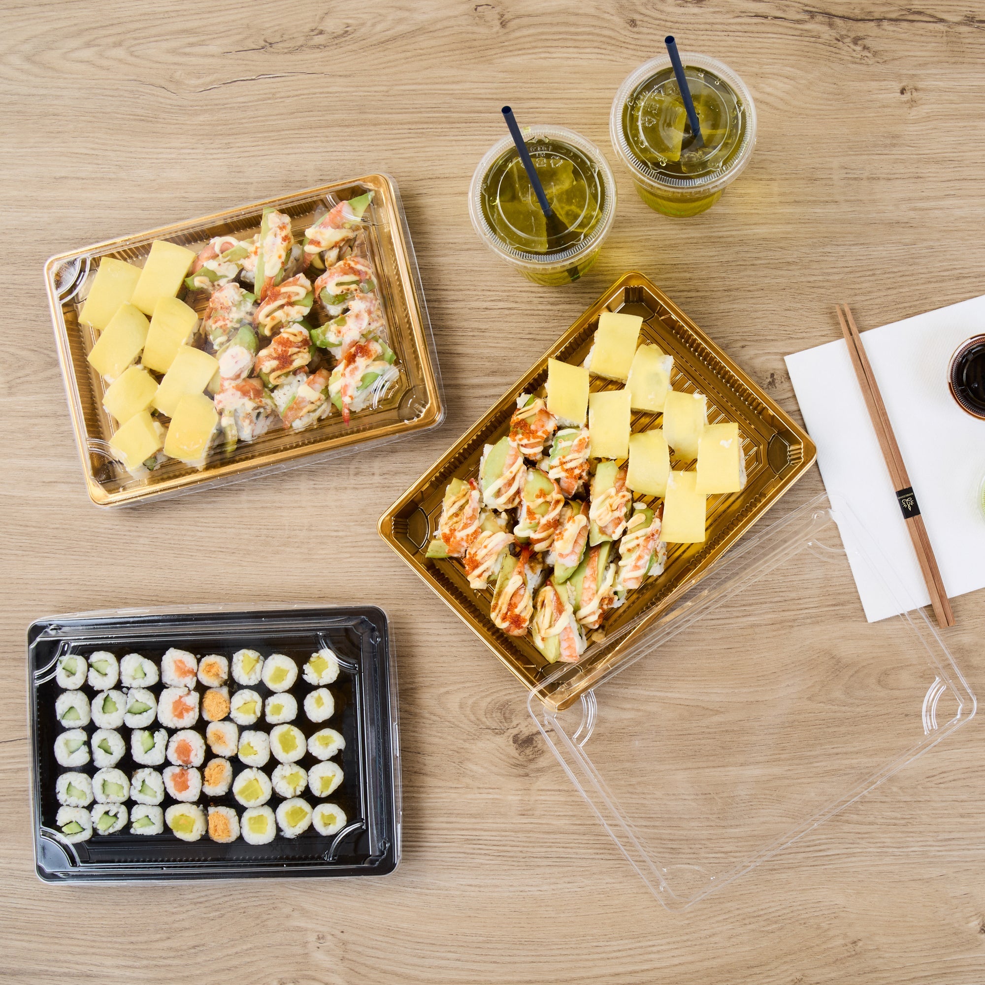 Roku Rectangle Gold Plastic Take Out Sushi Tray - with Clear Lid - 10" x 7 1/4" x 1 3/4" - 100 count box
