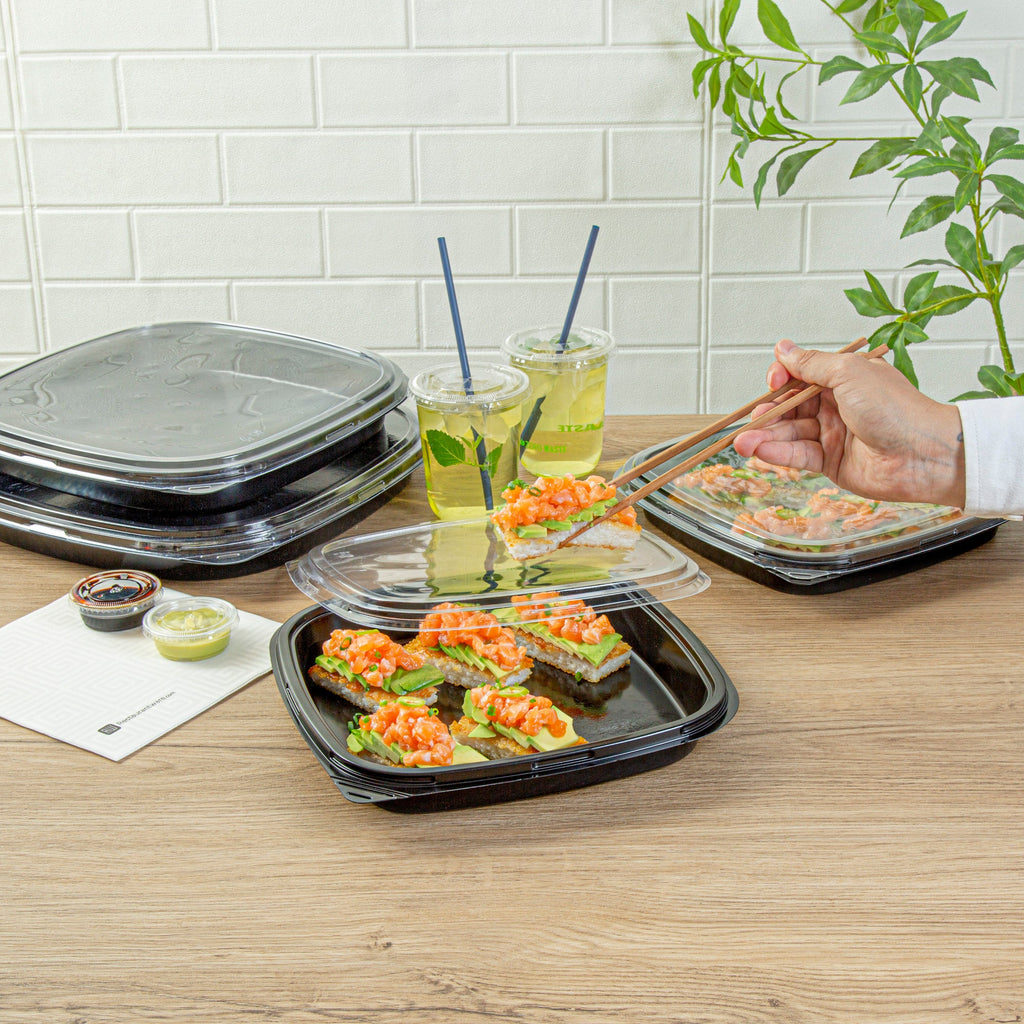 Roku Square Black Plastic Take Out Sushi Tray - with Clear Lid - 10 3/4" x 10 3/4" x 1 3/4" - 50 count box