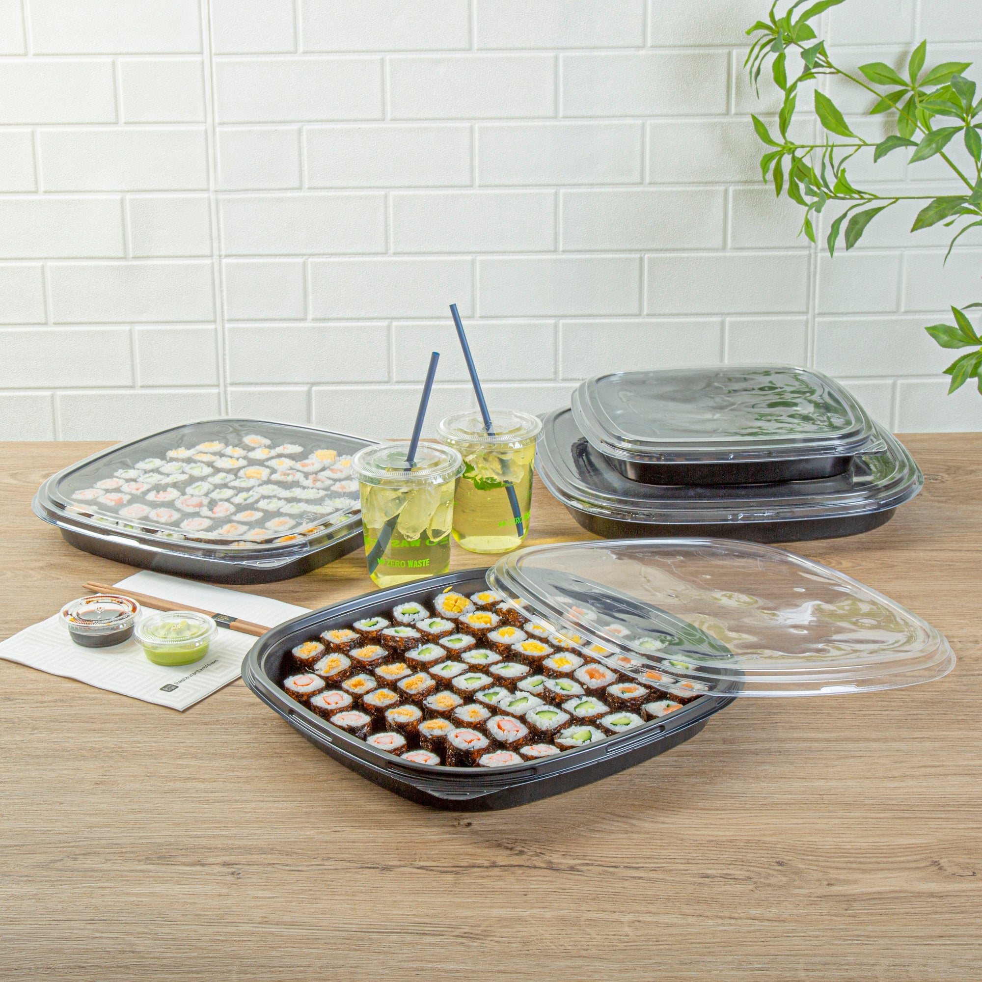 Roku Square Black Plastic Take Out Sushi Tray - with Clear Lid - 12 1/2" x 12 1/2" x 1 3/4" - 50 count box