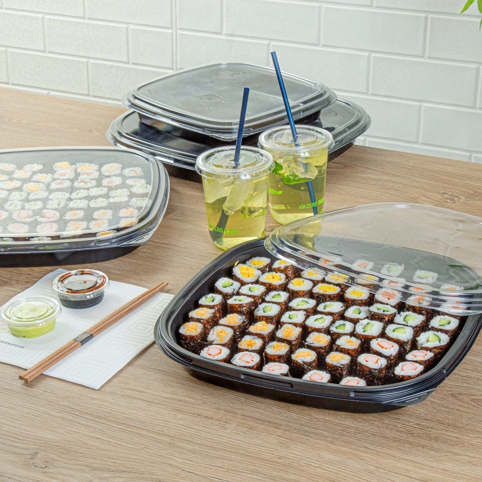 Roku Square Black Plastic Take Out Sushi Tray - with Clear Lid - 12 1/2" x 12 1/2" x 1 3/4" - 50 count box