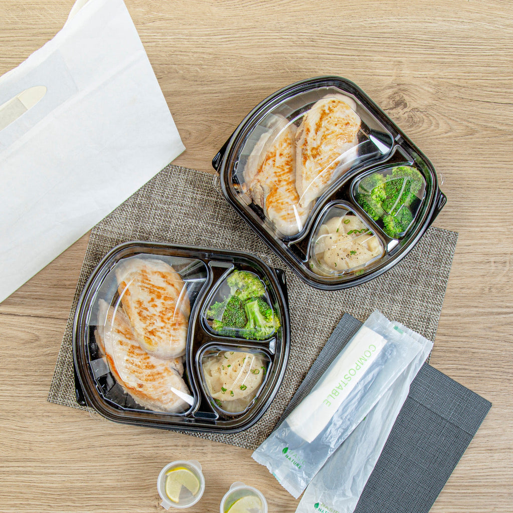 Chef 101 36 oz Rectangle Black Plastic Food Container - with Clear Lid, Microwavable, 3 Compartments - 9 1/4" x 8" x 2 3/4" - 50 count box