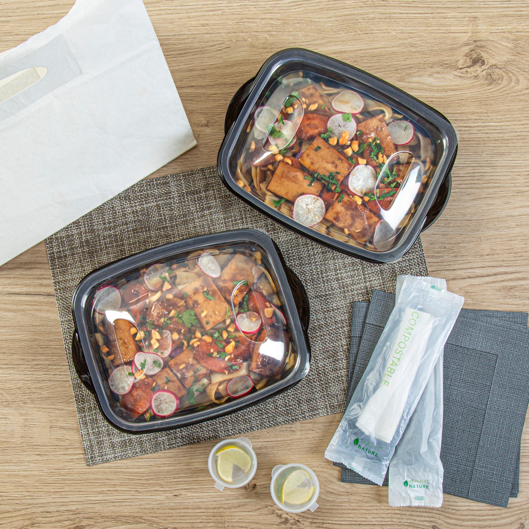 Chef 101 36 oz Rectangle Black Plastic Food Container - with Clear Lid, Microwavable - 8 3/4" x 7" x 2 1/4" - 50 count box