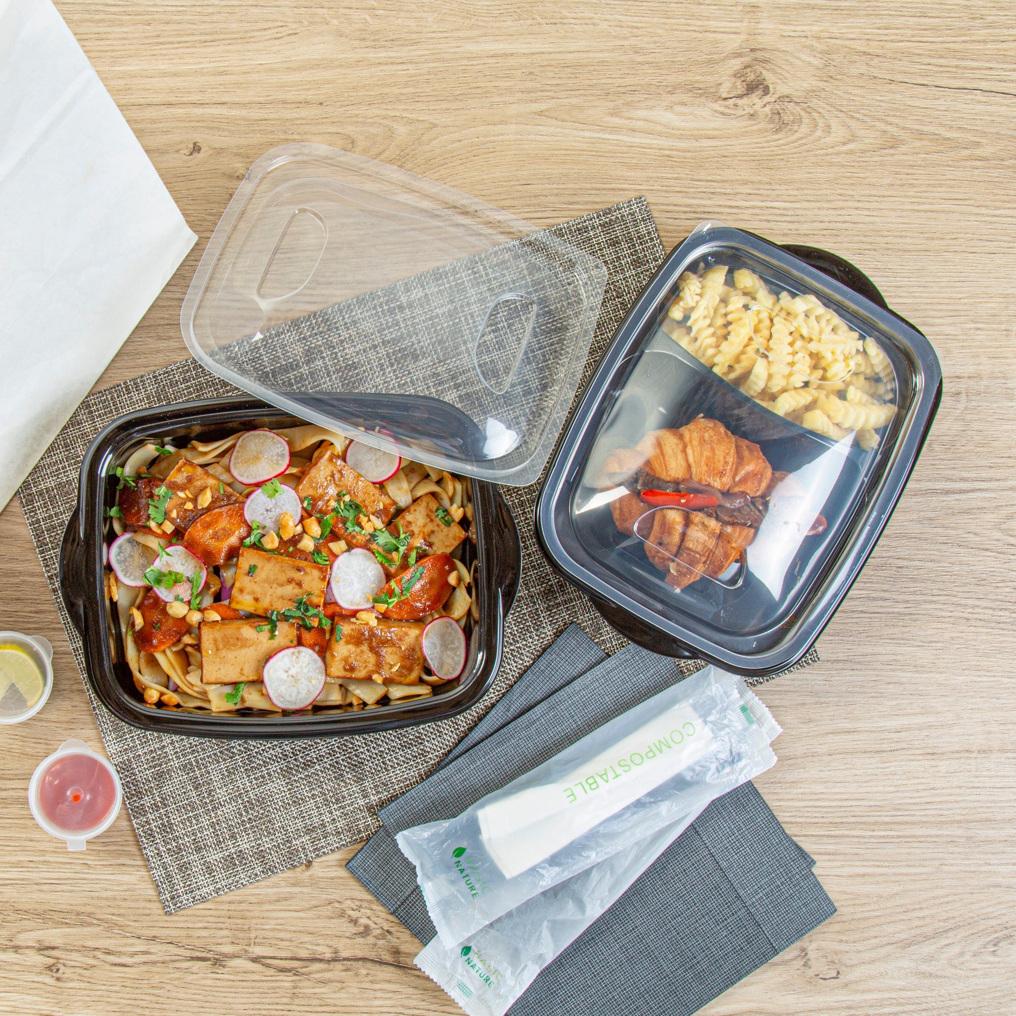 Chef 101 36 oz Rectangle Black Plastic Food Container - with Clear Lid, Microwavable - 8 3/4" x 7" x 2 1/4" - 50 count box