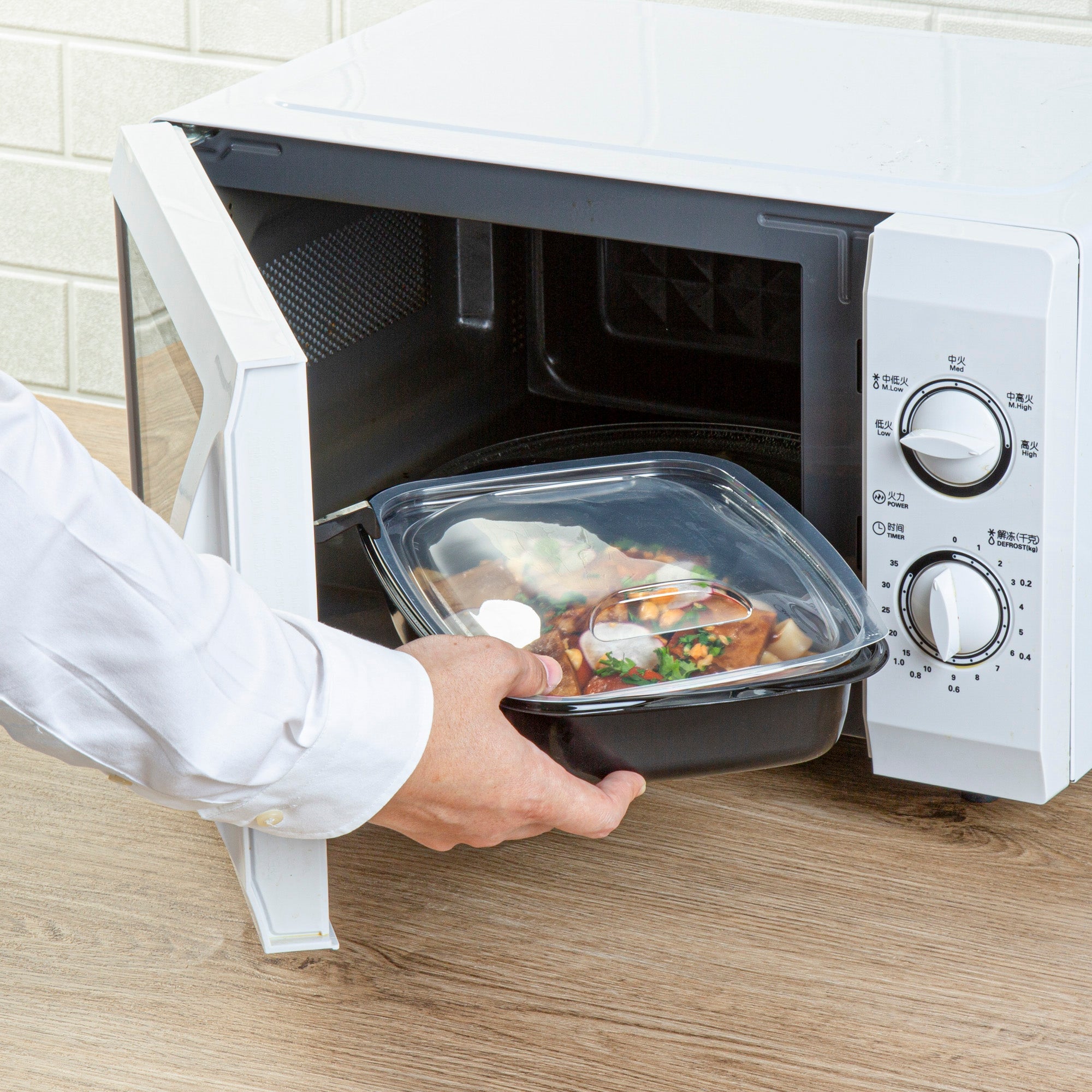 Chef 101 36 oz Rectangle Black Plastic Food Container - with Clear Lid, Microwavable - 8 3/4" x 7" x 2 1/4" - 100 count box