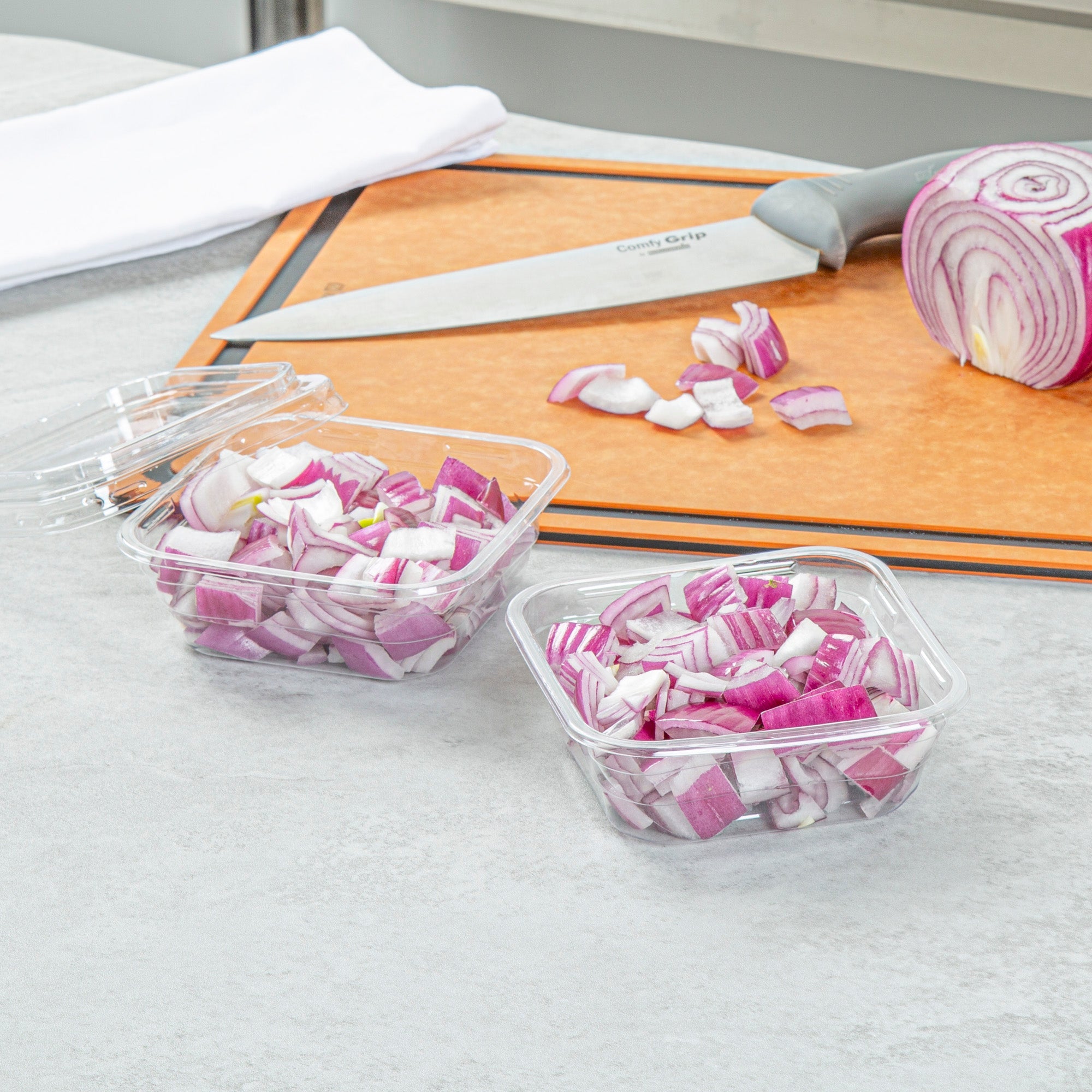 Thermo Tek 8 oz Square Clear Plastic Deli / Snack Container - 4 1/2" x 4 1/2" x 1 1/2" - 100 count box