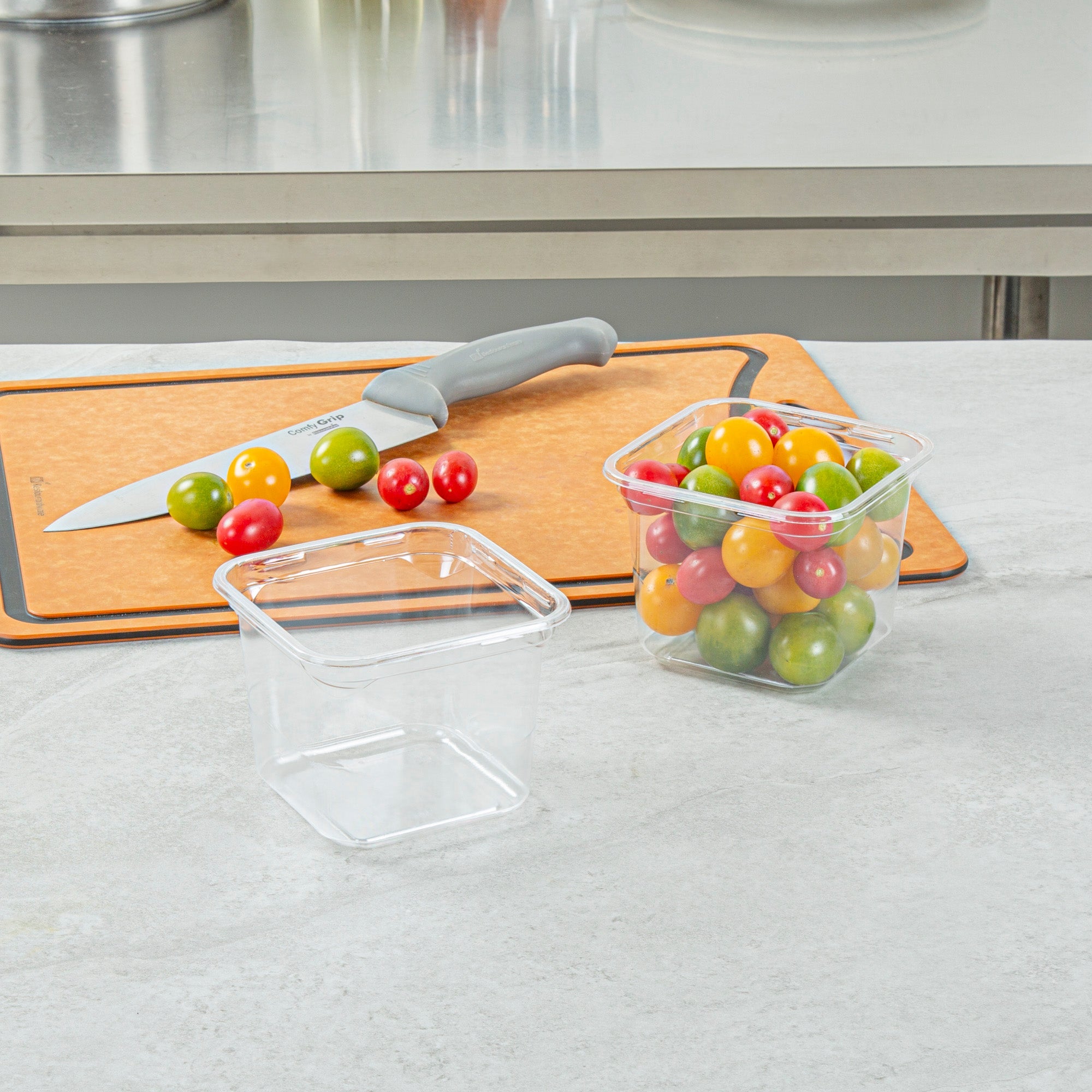 Thermo Tek 20 oz Square Clear Plastic Deli / Snack Container - 4 1/2" x 4 1/2" x 3 1/2" - 100 count box