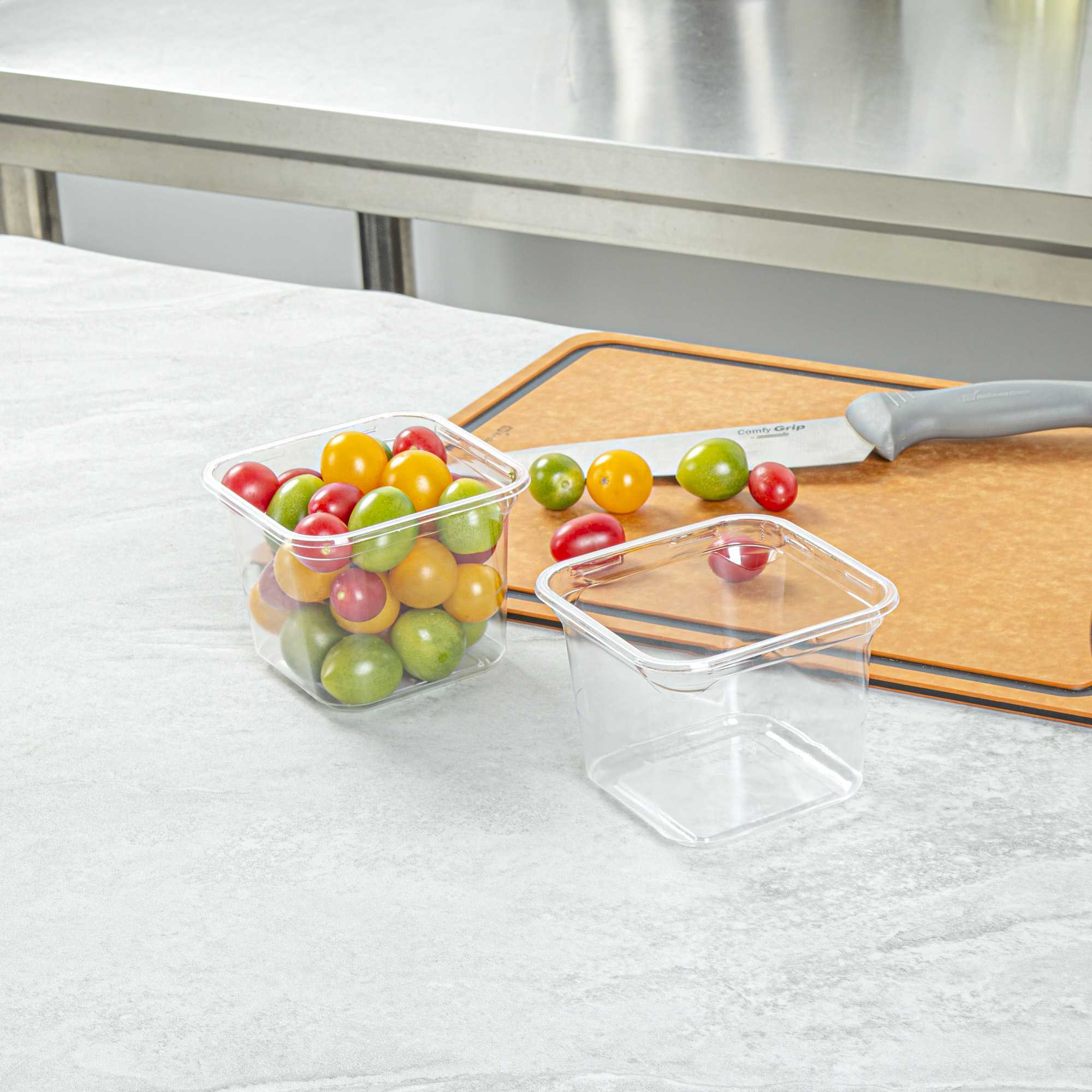 Thermo Tek 20 oz Square Clear Plastic Deli / Snack Container - 4 1/2" x 4 1/2" x 3 1/2" - 50 count box