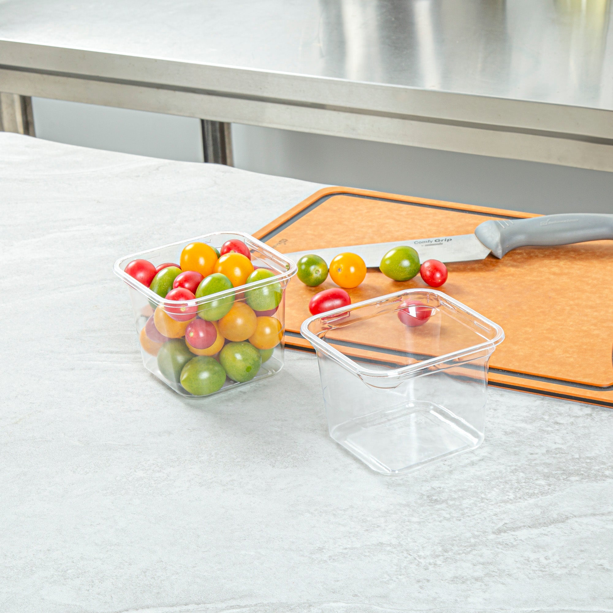 Thermo Tek 20 oz Square Clear Plastic Deli / Snack Container - 4 1/2" x 4 1/2" x 3 1/2" - 100 count box