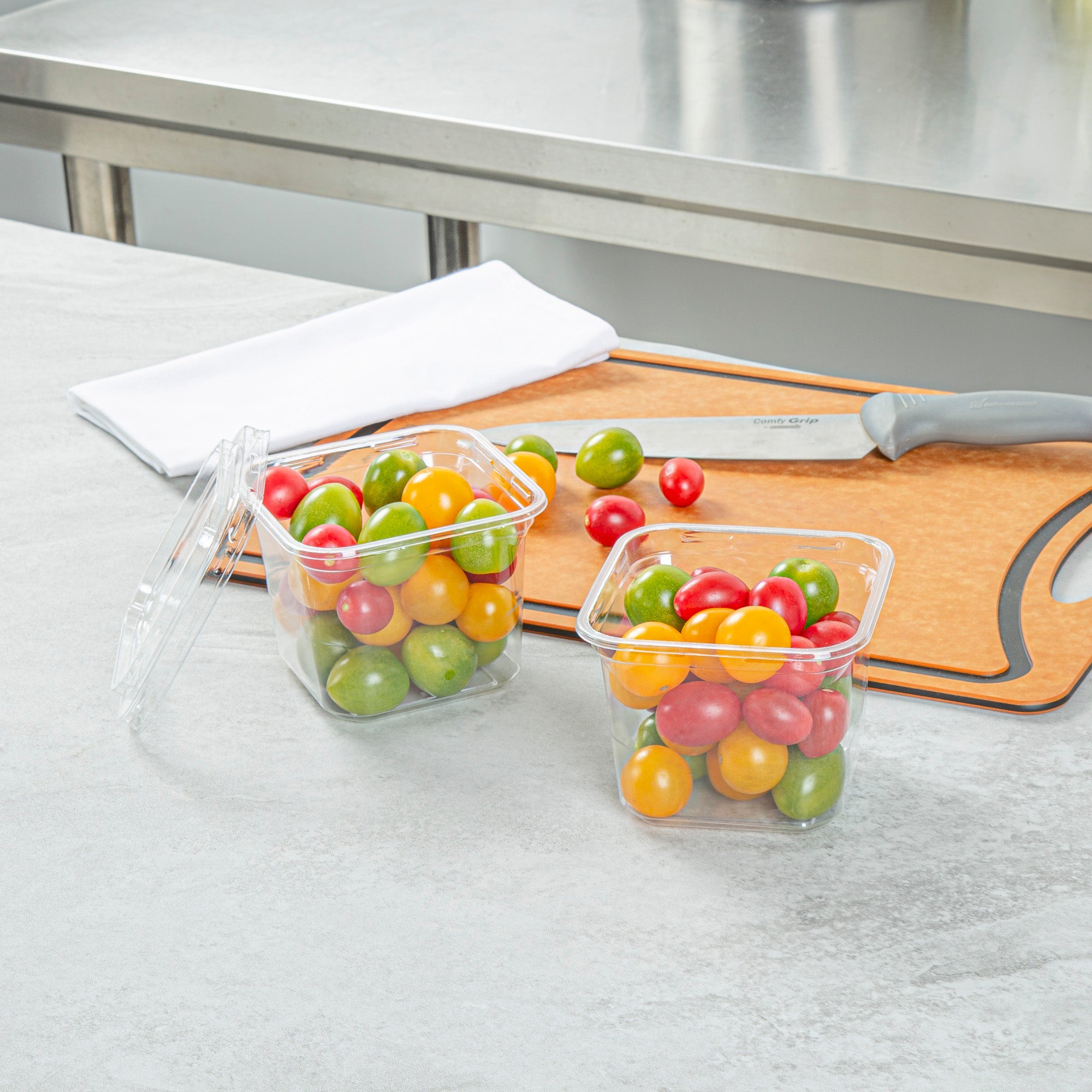 Thermo Tek 20 oz Square Clear Plastic Deli / Snack Container - 4 1/2" x 4 1/2" x 3 1/2" - 100 count box