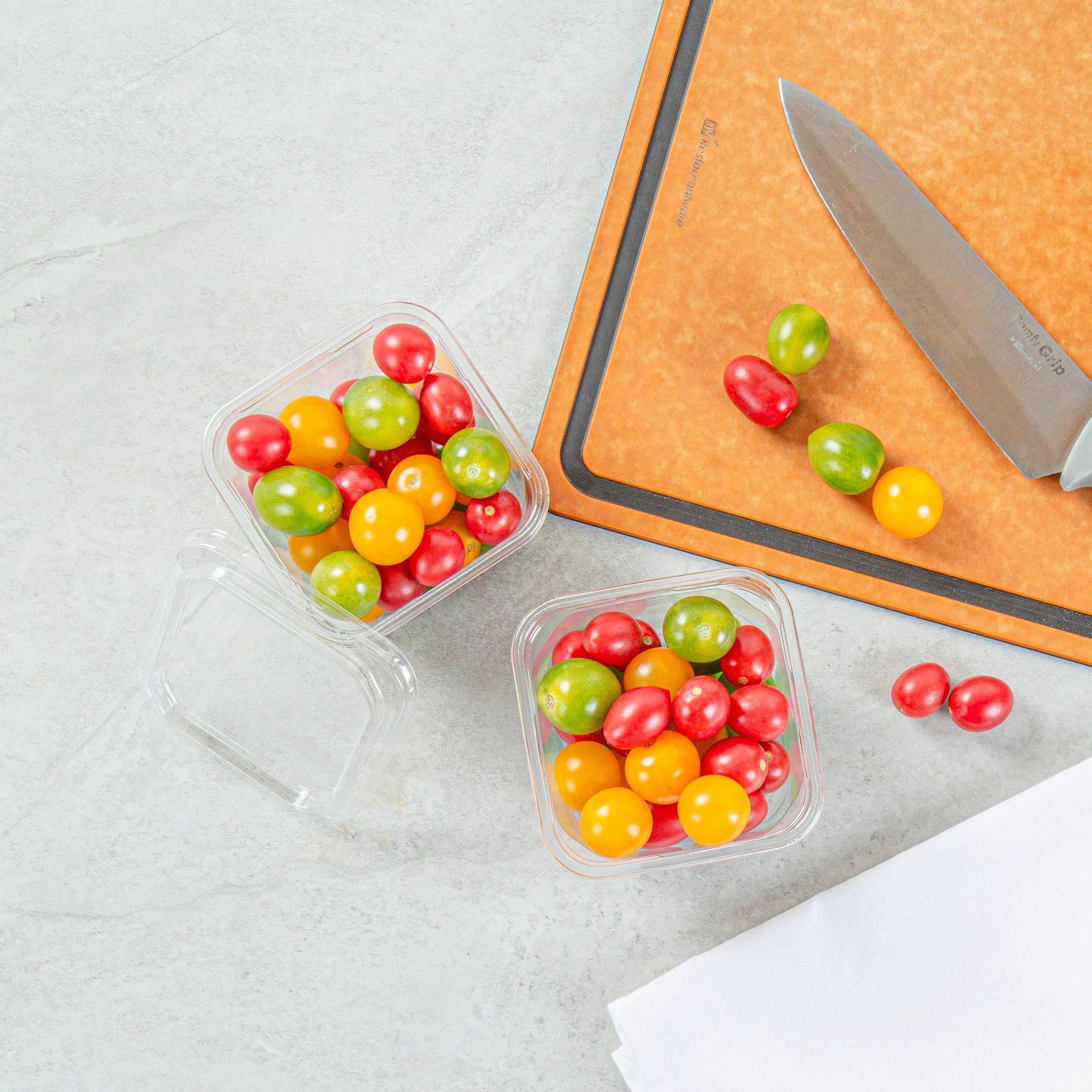 Thermo Tek 20 oz Square Clear Plastic Deli / Snack Container - 4 1/2" x 4 1/2" x 3 1/2" - 100 count box