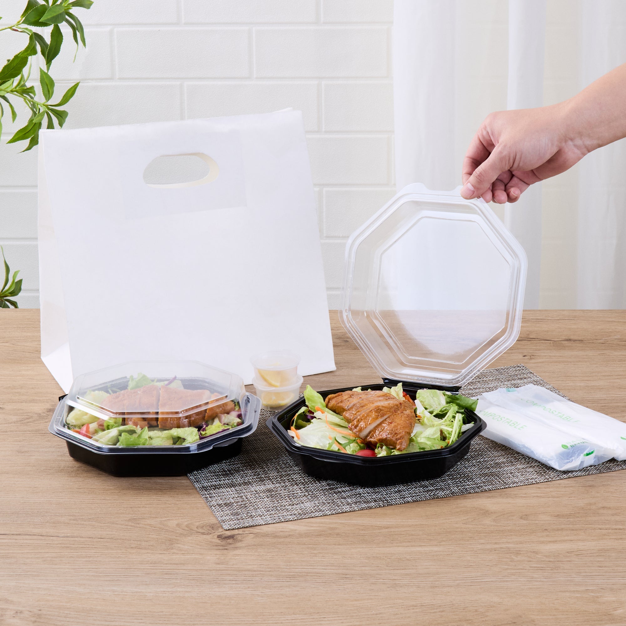Chef 101 Octagon Black Plastic Food Container - with Clear Lid - 7 1/2" x 7 1/2" x 2 1/4" - 100 count box