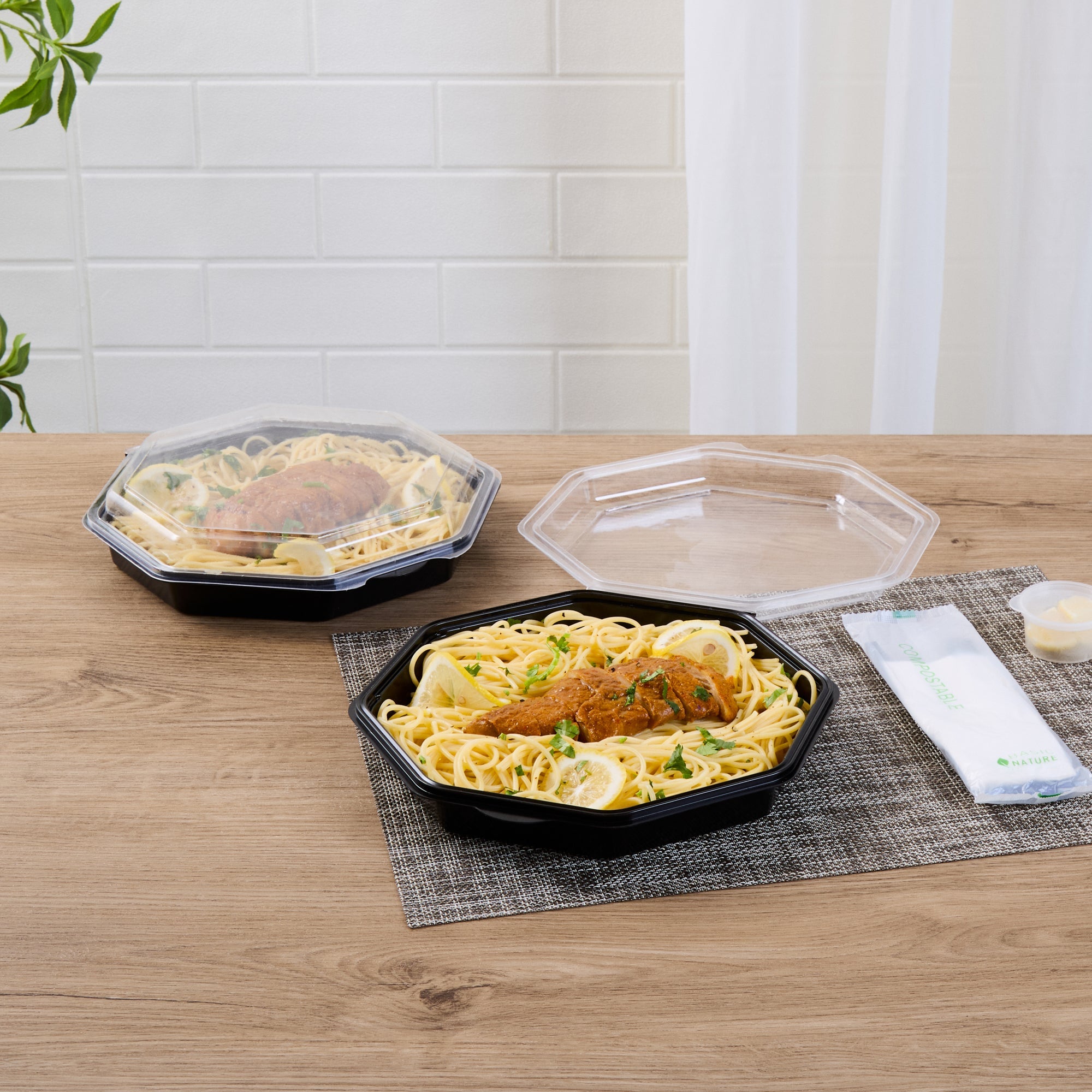 Chef 101 Octagon Black Plastic Food Container - with Clear Lid - 9" x 9" x 2" - 100 count box