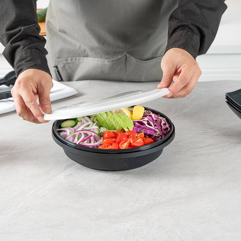 Cater Tek 51 oz Round Black Plastic Catering / Serving Bowl - with Clear Lid, Microwavable - 9 1/4" x 9 1/4" x 3" - 25 count box