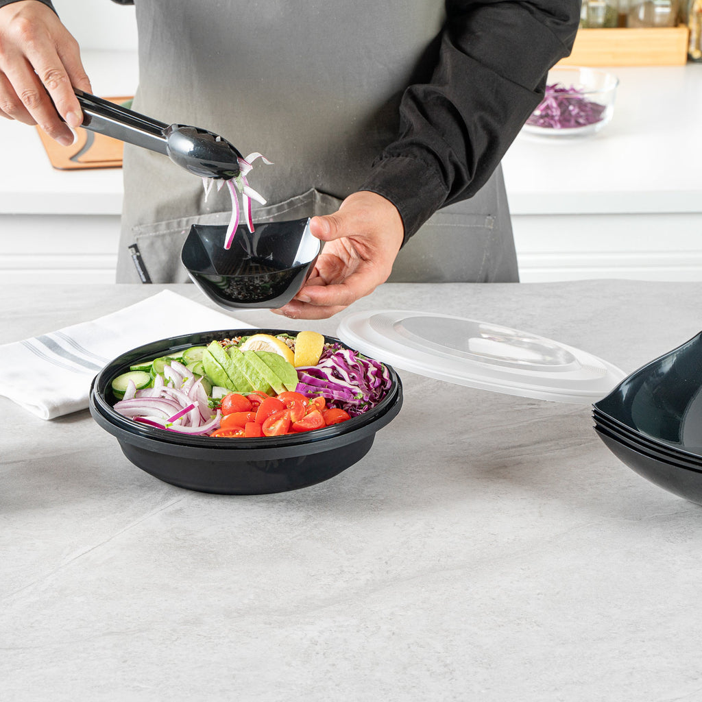 Cater Tek 51 oz Round Black Plastic Catering / Serving Bowl - with Clear Lid, Microwavable - 9 1/4" x 9 1/4" x 3" - 25 count box