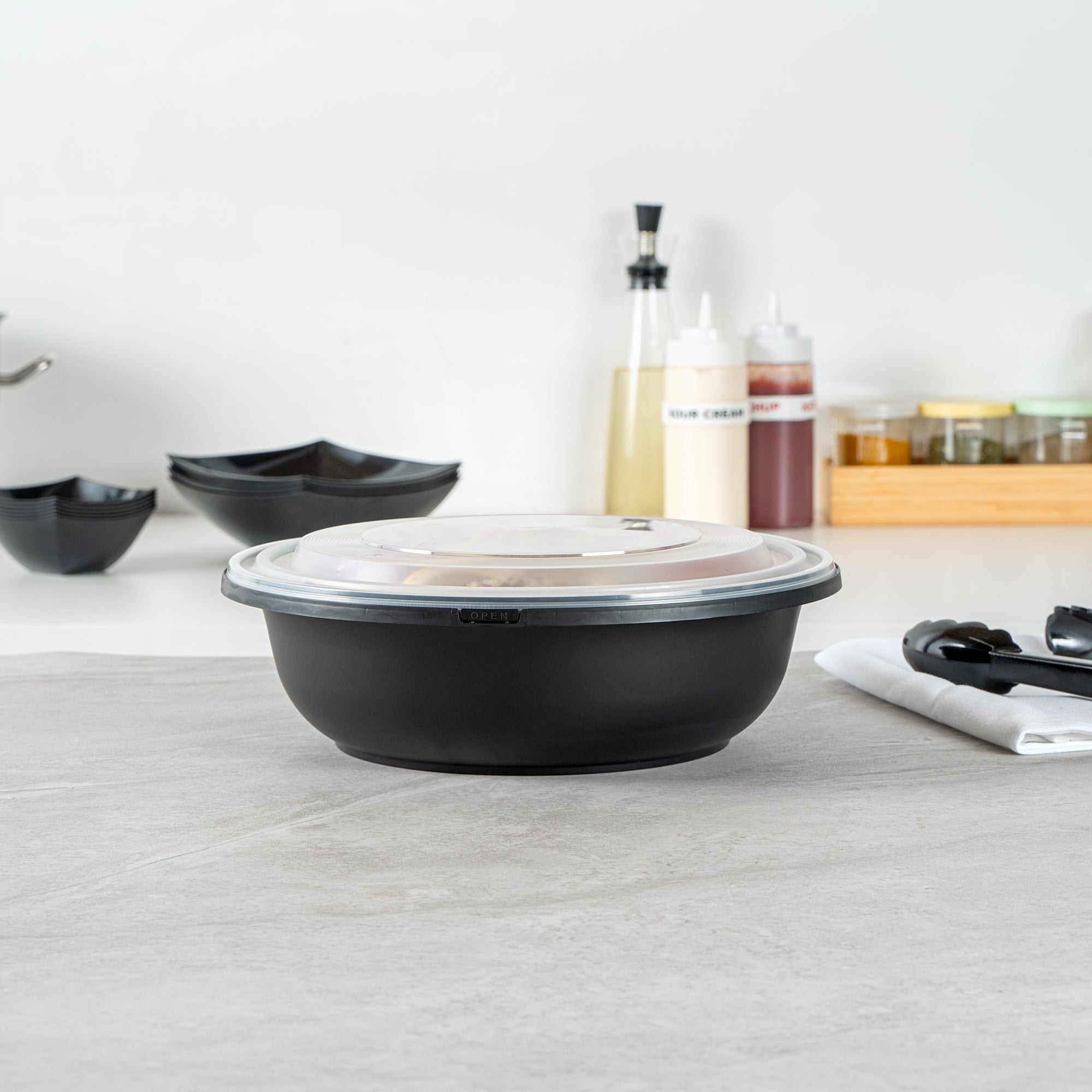 Cater Tek 142 oz Round Black Plastic Catering / Serving Bowl - with Clear Lid, Microwavable - 11 3/4" x 11 3/4" x 4" - 50 count box