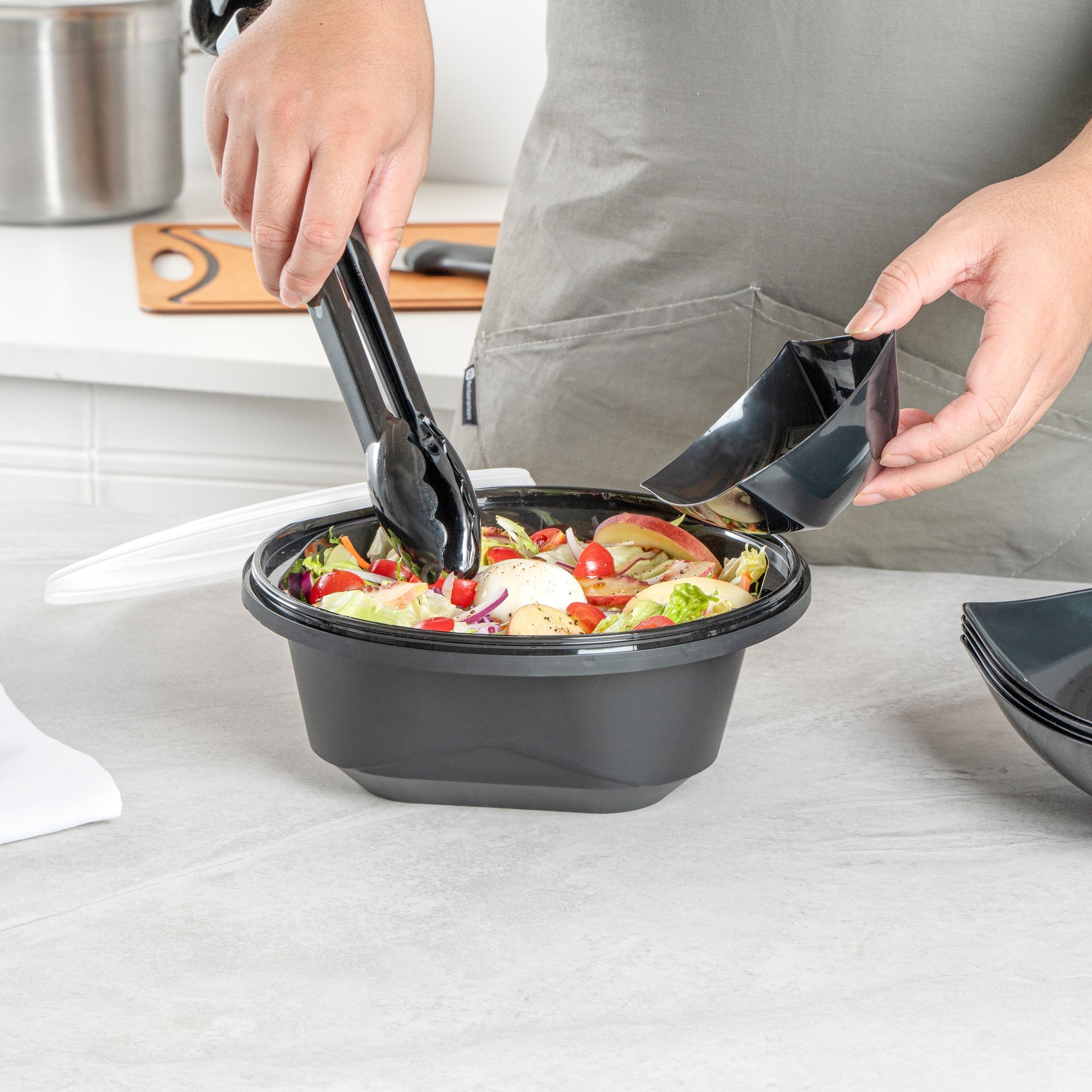Cater Tek 85 oz Round Black Catering / Serving Bowl - with Clear Lid, Microwavable - 9 3/4" x 9 3/4" x 3 3/4" - 100 count box