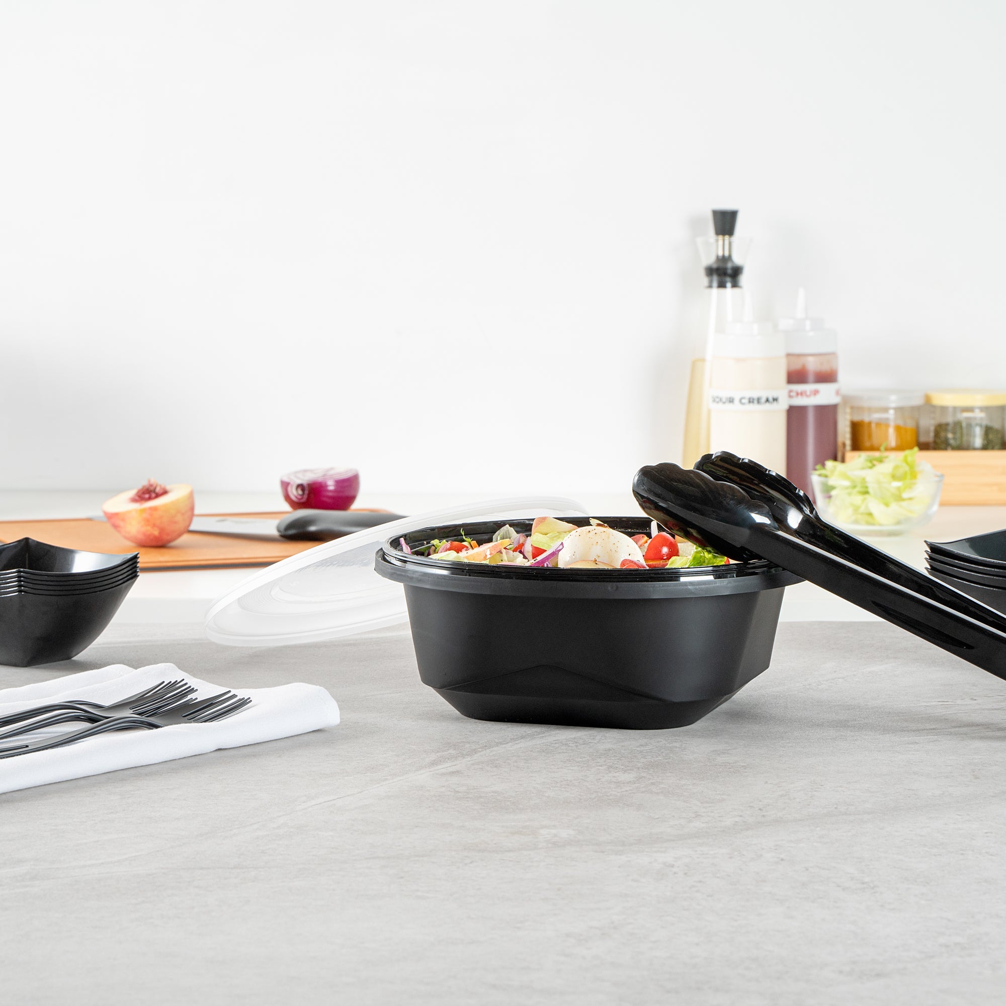 Cater Tek 85 oz Round Black Catering / Serving Bowl - with Clear Lid, Microwavable - 9 3/4" x 9 3/4" x 3 3/4" - 100 count box